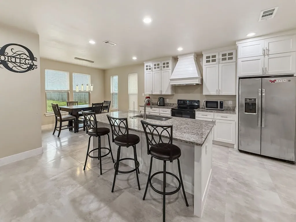 Single Family Residence For Sale in Hopkins County , 216 Craig Street, Sulphur Springs, Texas 75482, 3 Bedroom, 3 Bathroom, 2 Garage spaces, 1,877 Sqft, built in 2021, mls#21197901, Real Estate Agent in Sulphur Springs, Homes For Sale in Hopkins county, Homes For Sale in Sulphur Springs, Realtor in Sulphur Springs Texas, Real Estate Brokerage Independent Realty Texas, Luminita Cordes Realtor