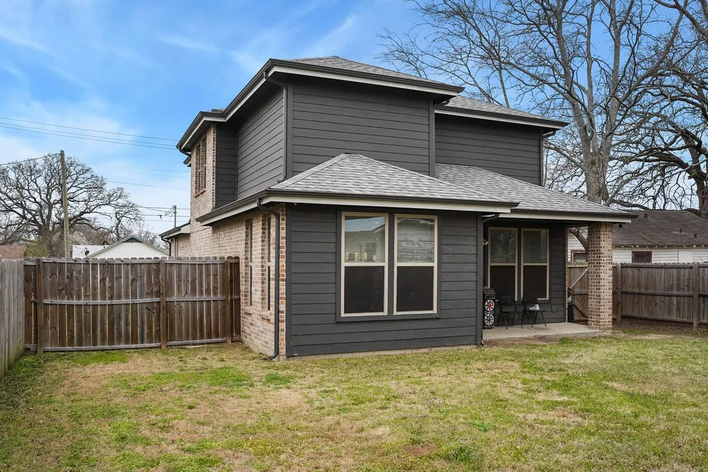 Single Family Residence For Sale in Hopkins County , 216 Craig Street, Sulphur Springs, Texas 75482, 3 Bedroom, 3 Bathroom, 2 Garage spaces, 1,877 Sqft, built in 2021, mls#21197901, Real Estate Agent in Sulphur Springs, Homes For Sale in Hopkins county, Homes For Sale in Sulphur Springs, Realtor in Sulphur Springs Texas, Real Estate Brokerage Independent Realty Texas, Luminita Cordes Realtor