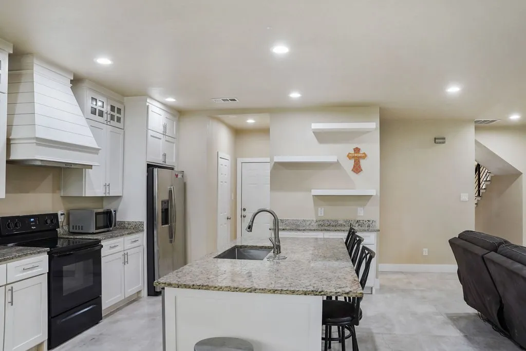 Single Family Residence For Sale in Hopkins County , 216 Craig Street, Sulphur Springs, Texas 75482, 3 Bedroom, 3 Bathroom, 2 Garage spaces, 1,877 Sqft, built in 2021, mls#21197901, Real Estate Agent in Sulphur Springs, Homes For Sale in Hopkins county, Homes For Sale in Sulphur Springs, Realtor in Sulphur Springs Texas, Real Estate Brokerage Independent Realty Texas, Luminita Cordes Realtor