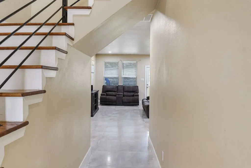 Single Family Residence For Sale in Hopkins County , 216 Craig Street, Sulphur Springs, Texas 75482, 3 Bedroom, 3 Bathroom, 2 Garage spaces, 1,877 Sqft, built in 2021, mls#21197901, Real Estate Agent in Sulphur Springs, Homes For Sale in Hopkins county, Homes For Sale in Sulphur Springs, Realtor in Sulphur Springs Texas, Real Estate Brokerage Independent Realty Texas, Luminita Cordes Realtor