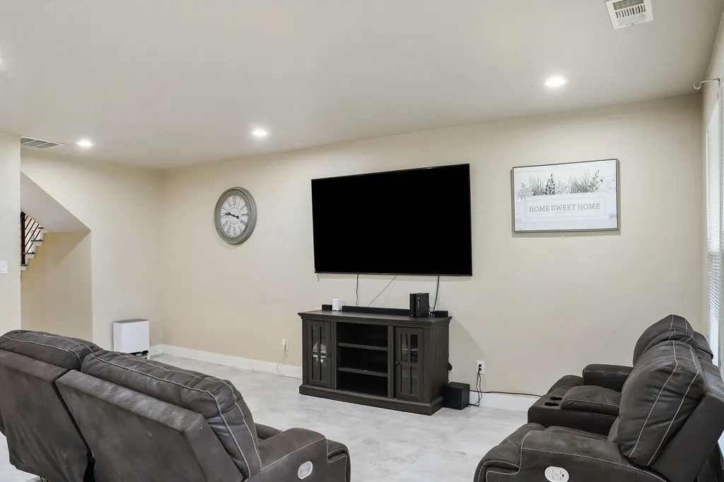 Single Family Residence For Sale in Hopkins County , 216 Craig Street, Sulphur Springs, Texas 75482, 3 Bedroom, 3 Bathroom, 2 Garage spaces, 1,877 Sqft, built in 2021, mls#21197901, Real Estate Agent in Sulphur Springs, Homes For Sale in Hopkins county, Homes For Sale in Sulphur Springs, Realtor in Sulphur Springs Texas, Real Estate Brokerage Independent Realty Texas, Luminita Cordes Realtor
