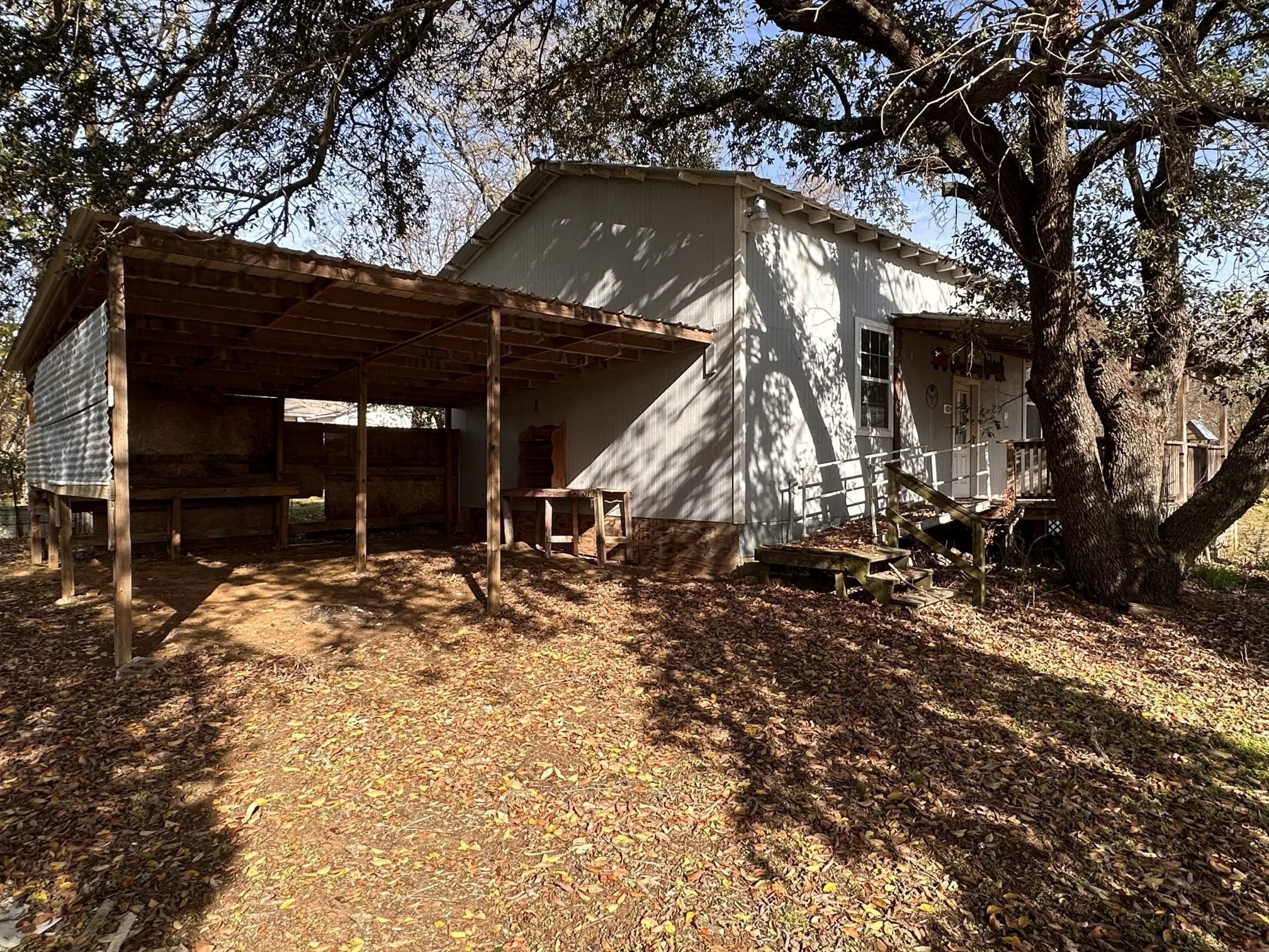 Single Family Residence For Sale in Grayson County , 2931 S Barrett Avenue, Denison, Texas 75020, 2 Bedroom, 2 Bathroom, Garage spaces, 1,141 Sqft, built in 1940, Preowned, mls#21197718, Real Estate Agent in Denison, Homes For Sale in Grayson county, Homes For Sale in Denison, Realtor in Denison Texas, Real Estate Brokerage Independent Realty Texas, Luminita Cordes Realtor