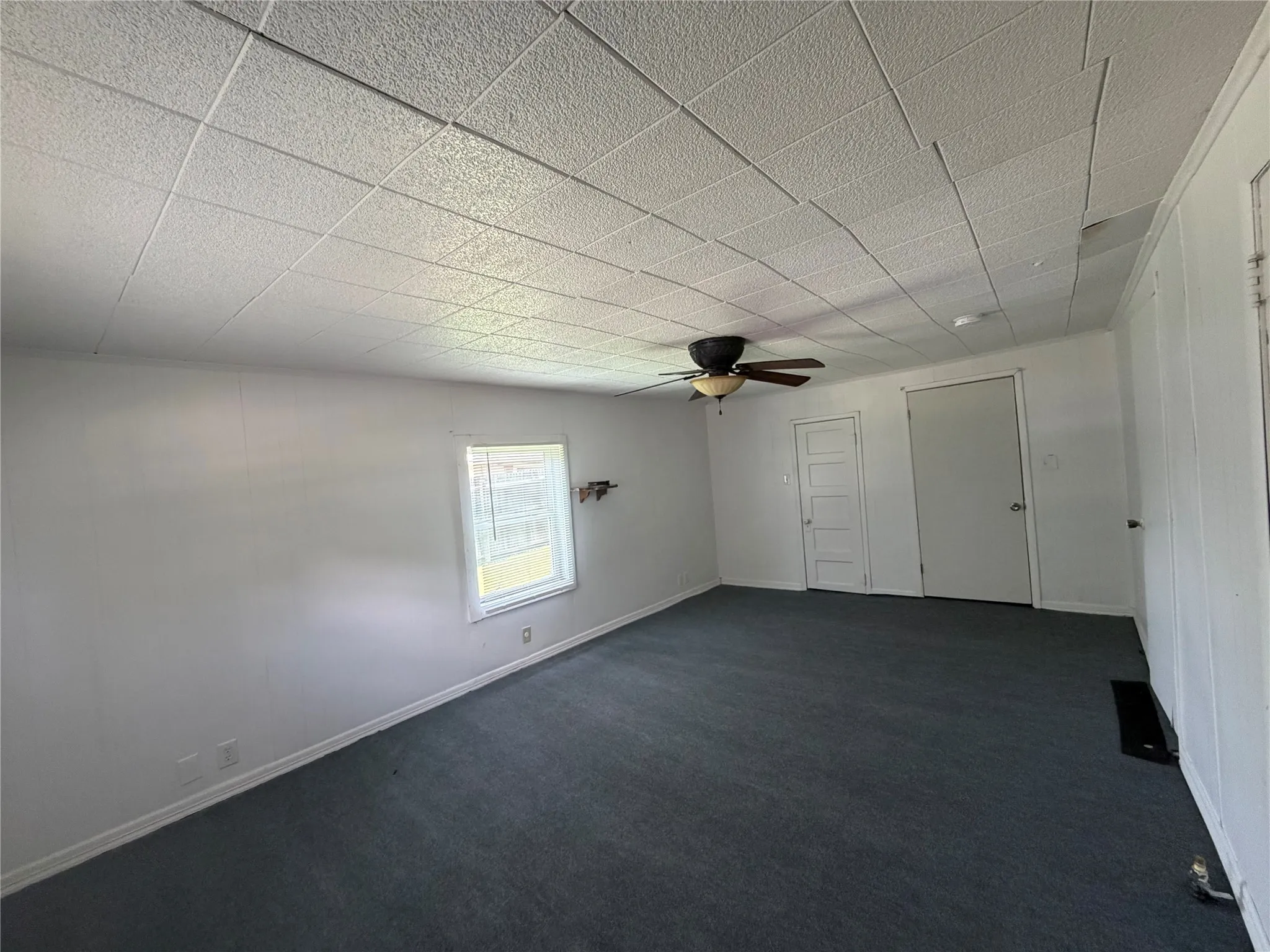 Single Family Residence For Sale in Grayson County , 2931 S Barrett Avenue, Denison, Texas 75020, 2 Bedroom, 2 Bathroom, Garage spaces, 1,141 Sqft, built in 1940, Preowned, mls#21197718, Real Estate Agent in Denison, Homes For Sale in Grayson county, Homes For Sale in Denison, Realtor in Denison Texas, Real Estate Brokerage Independent Realty Texas, Luminita Cordes Realtor