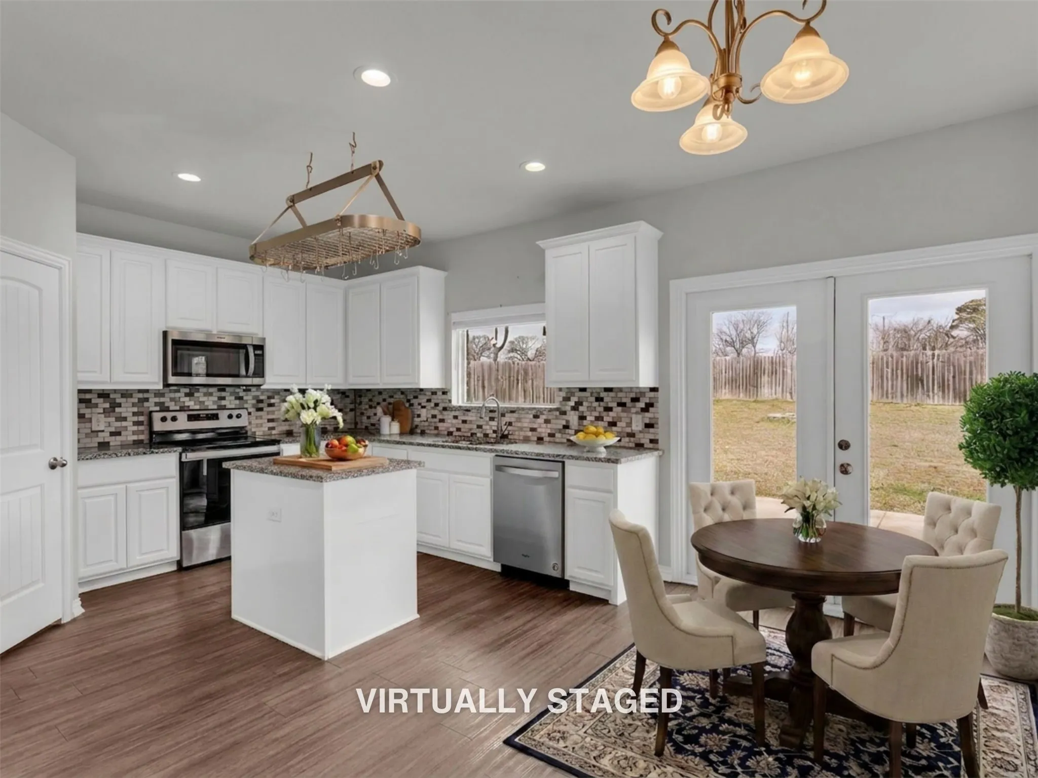 Single Family Residence For Sale in Grayson County , 2811 W Washington Street, Denison, Texas 75020, 4 Bedroom, 3 Bathroom, 2 Garage spaces, 2,691 Sqft, built in 2018, Preowned, mls#21198464, Real Estate Agent in Denison, Homes For Sale in Grayson county, Homes For Sale in Denison, Realtor in Denison Texas, Real Estate Brokerage Independent Realty Texas, Luminita Cordes Realtor