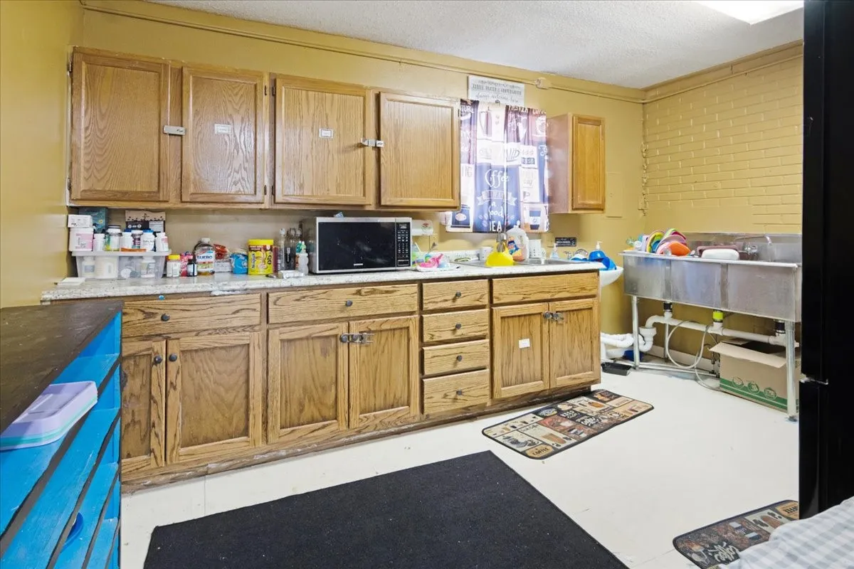 Business For Sale in Grayson County , 1201 W Nelson Street, Denison, Texas 75020, 0, 0, Garage spaces, 0 Sqft, built in 1982, mls#21196980, Real Estate Agent in Denison, Homes For Sale in Grayson county, Homes For Sale in Denison, Realtor in Denison Texas, Real Estate Brokerage Independent Realty Texas, Luminita Cordes Realtor