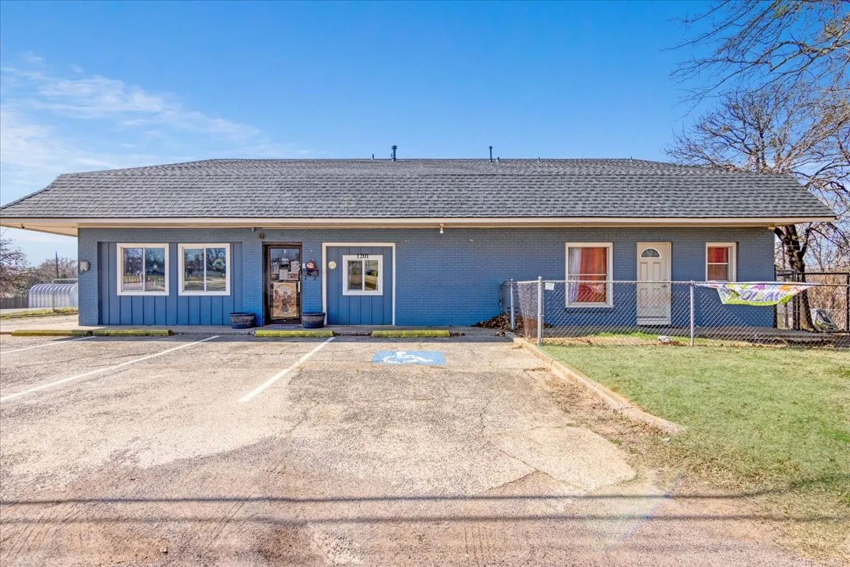 Business For Sale in Grayson County , 1201 W Nelson Street, Denison, Texas 75020, 0, 0, Garage spaces, 0 Sqft, built in 1982, mls#21196980, Real Estate Agent in Denison, Homes For Sale in Grayson county, Homes For Sale in Denison, Realtor in Denison Texas, Real Estate Brokerage Independent Realty Texas, Luminita Cordes Realtor