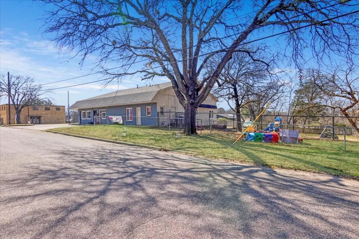 Business For Sale in Grayson County , 1201 W Nelson Street, Denison, Texas 75020, 0, 0, Garage spaces, 0 Sqft, built in 1982, mls#21196980, Real Estate Agent in Denison, Homes For Sale in Grayson county, Homes For Sale in Denison, Realtor in Denison Texas, Real Estate Brokerage Independent Realty Texas, Luminita Cordes Realtor
