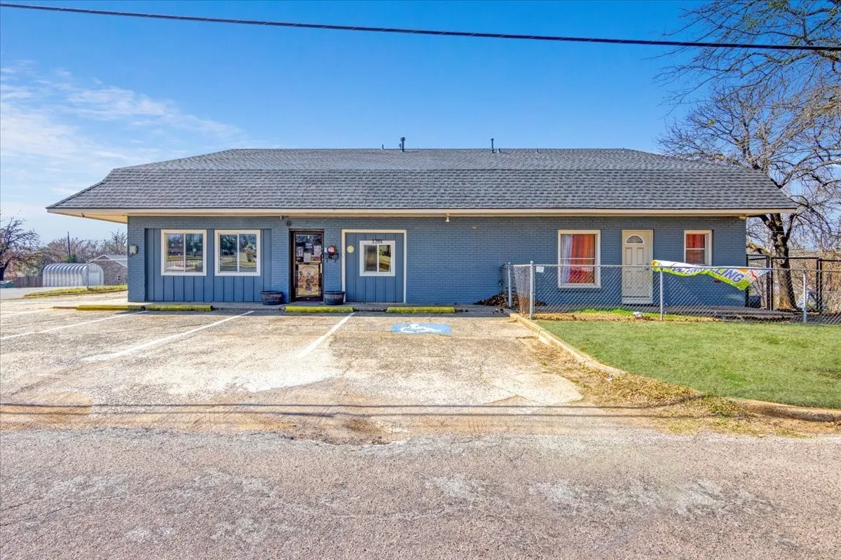 Business For Sale in Grayson County , 1201 W Nelson Street, Denison, Texas 75020, 0, 0, Garage spaces, 0 Sqft, built in 1982, mls#21196980, Real Estate Agent in Denison, Homes For Sale in Grayson county, Homes For Sale in Denison, Realtor in Denison Texas, Real Estate Brokerage Independent Realty Texas, Luminita Cordes Realtor