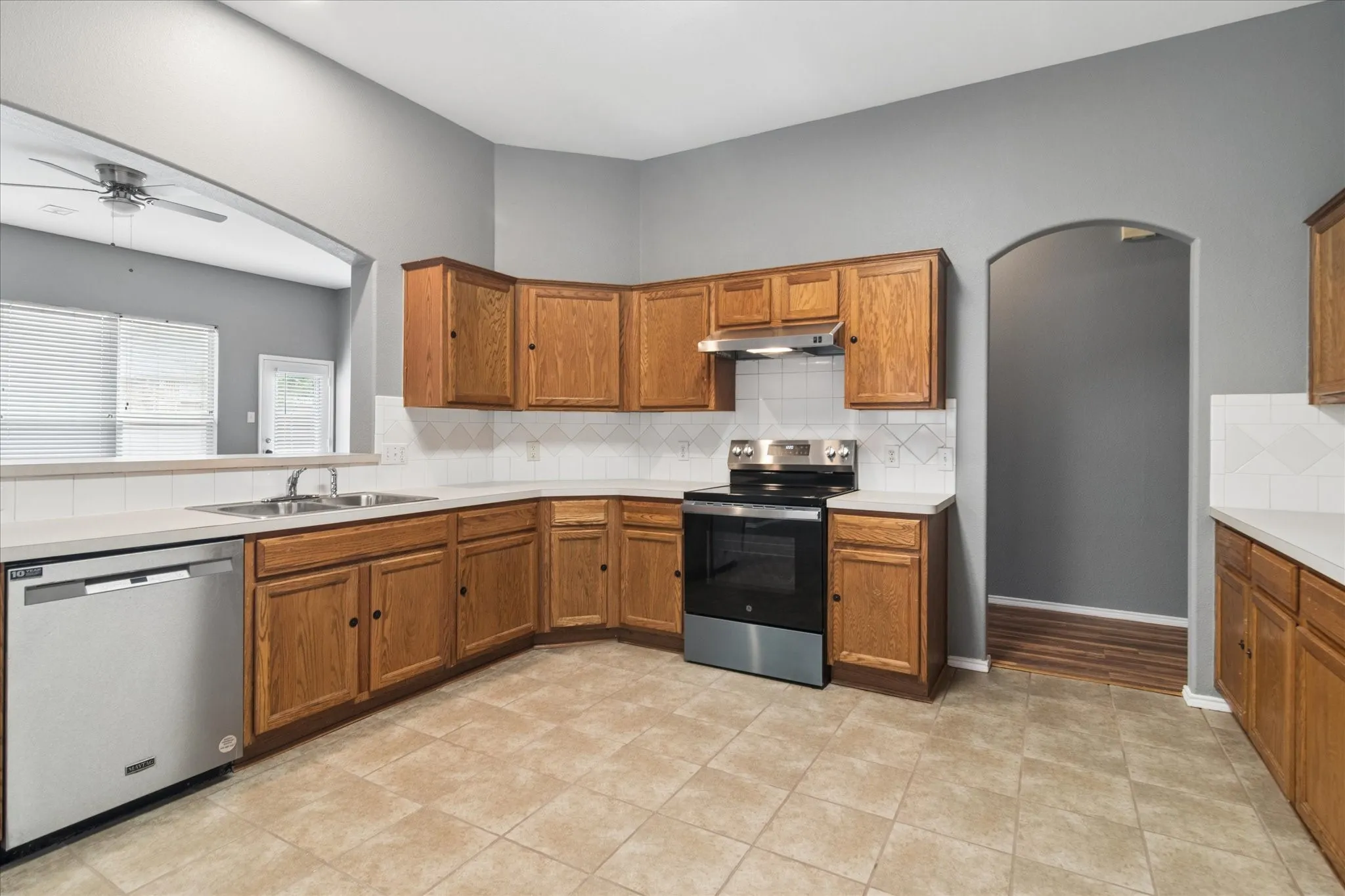 Single Family Residence For Rent in Denton County , 2657 Red Spruce Drive, Little Elm, Texas 75068, 4 Bedroom, 2 Bathroom, 2 Garage spaces, 2,004 Sqft, built in 2001, mls#21198519, Real Estate Agent in Little Elm, Homes For Rent in Denton county, Homes For Rent in Little Elm, Realtor in Little Elm Texas, Real Estate Brokerage Independent Realty Texas, Luminita Cordes Realtor