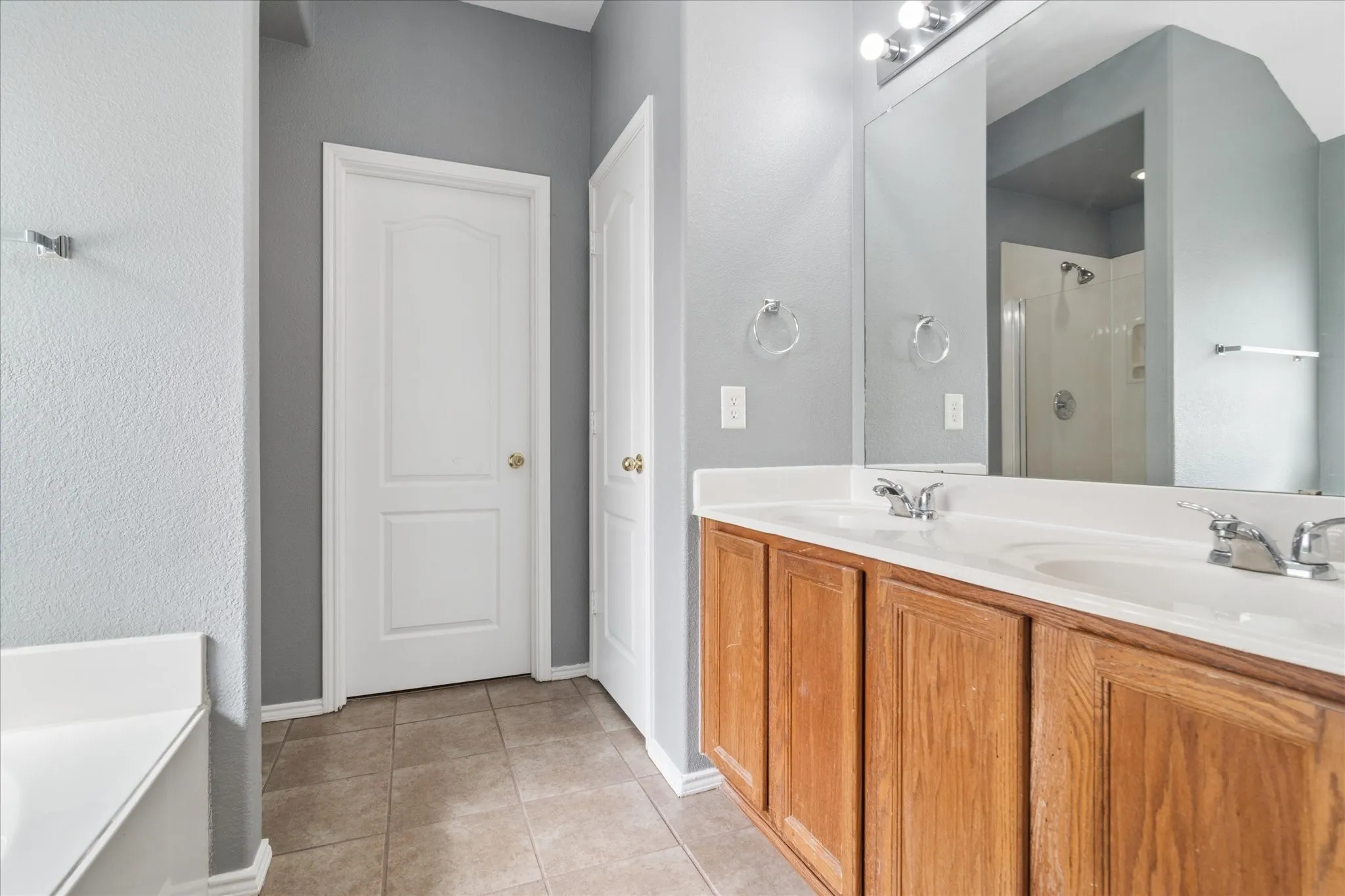 Single Family Residence For Rent in Denton County , 2657 Red Spruce Drive, Little Elm, Texas 75068, 4 Bedroom, 2 Bathroom, 2 Garage spaces, 2,004 Sqft, built in 2001, mls#21198519, Real Estate Agent in Little Elm, Homes For Rent in Denton county, Homes For Rent in Little Elm, Realtor in Little Elm Texas, Real Estate Brokerage Independent Realty Texas, Luminita Cordes Realtor