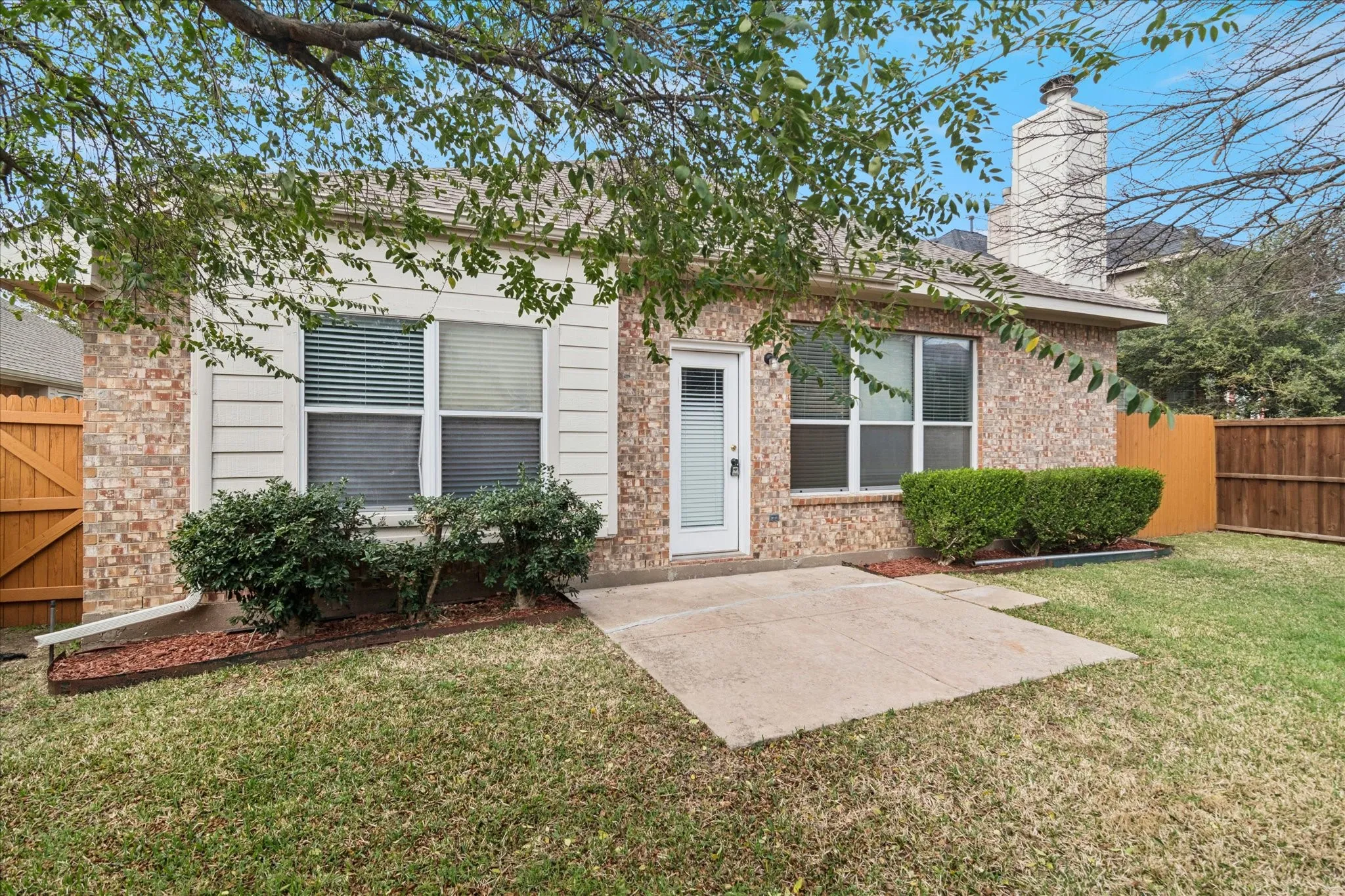 Single Family Residence For Rent in Denton County , 2657 Red Spruce Drive, Little Elm, Texas 75068, 4 Bedroom, 2 Bathroom, 2 Garage spaces, 2,004 Sqft, built in 2001, mls#21198519, Real Estate Agent in Little Elm, Homes For Rent in Denton county, Homes For Rent in Little Elm, Realtor in Little Elm Texas, Real Estate Brokerage Independent Realty Texas, Luminita Cordes Realtor