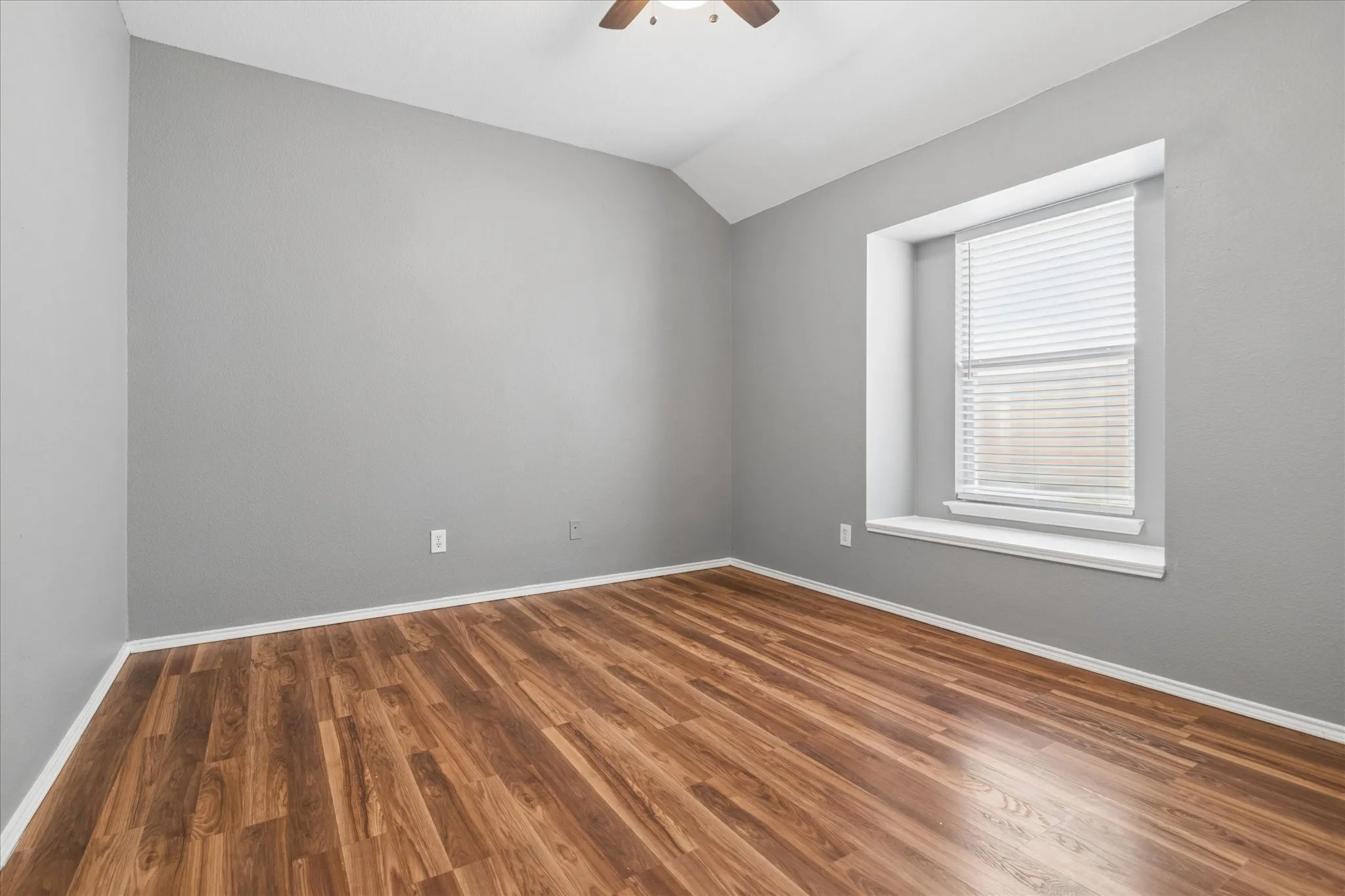 Single Family Residence For Rent in Denton County , 2657 Red Spruce Drive, Little Elm, Texas 75068, 4 Bedroom, 2 Bathroom, 2 Garage spaces, 2,004 Sqft, built in 2001, mls#21198519, Real Estate Agent in Little Elm, Homes For Rent in Denton county, Homes For Rent in Little Elm, Realtor in Little Elm Texas, Real Estate Brokerage Independent Realty Texas, Luminita Cordes Realtor