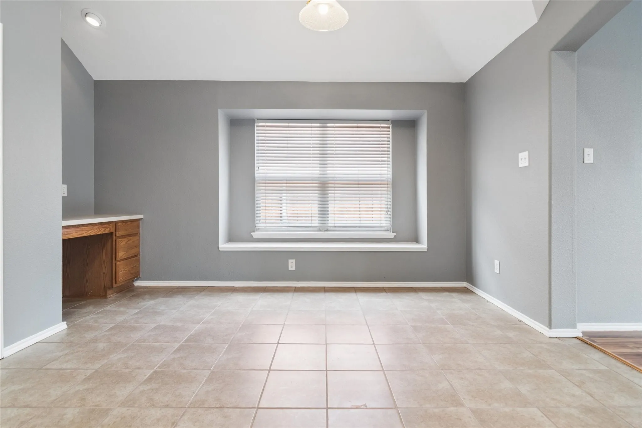Single Family Residence For Rent in Denton County , 2657 Red Spruce Drive, Little Elm, Texas 75068, 4 Bedroom, 2 Bathroom, 2 Garage spaces, 2,004 Sqft, built in 2001, mls#21198519, Real Estate Agent in Little Elm, Homes For Rent in Denton county, Homes For Rent in Little Elm, Realtor in Little Elm Texas, Real Estate Brokerage Independent Realty Texas, Luminita Cordes Realtor