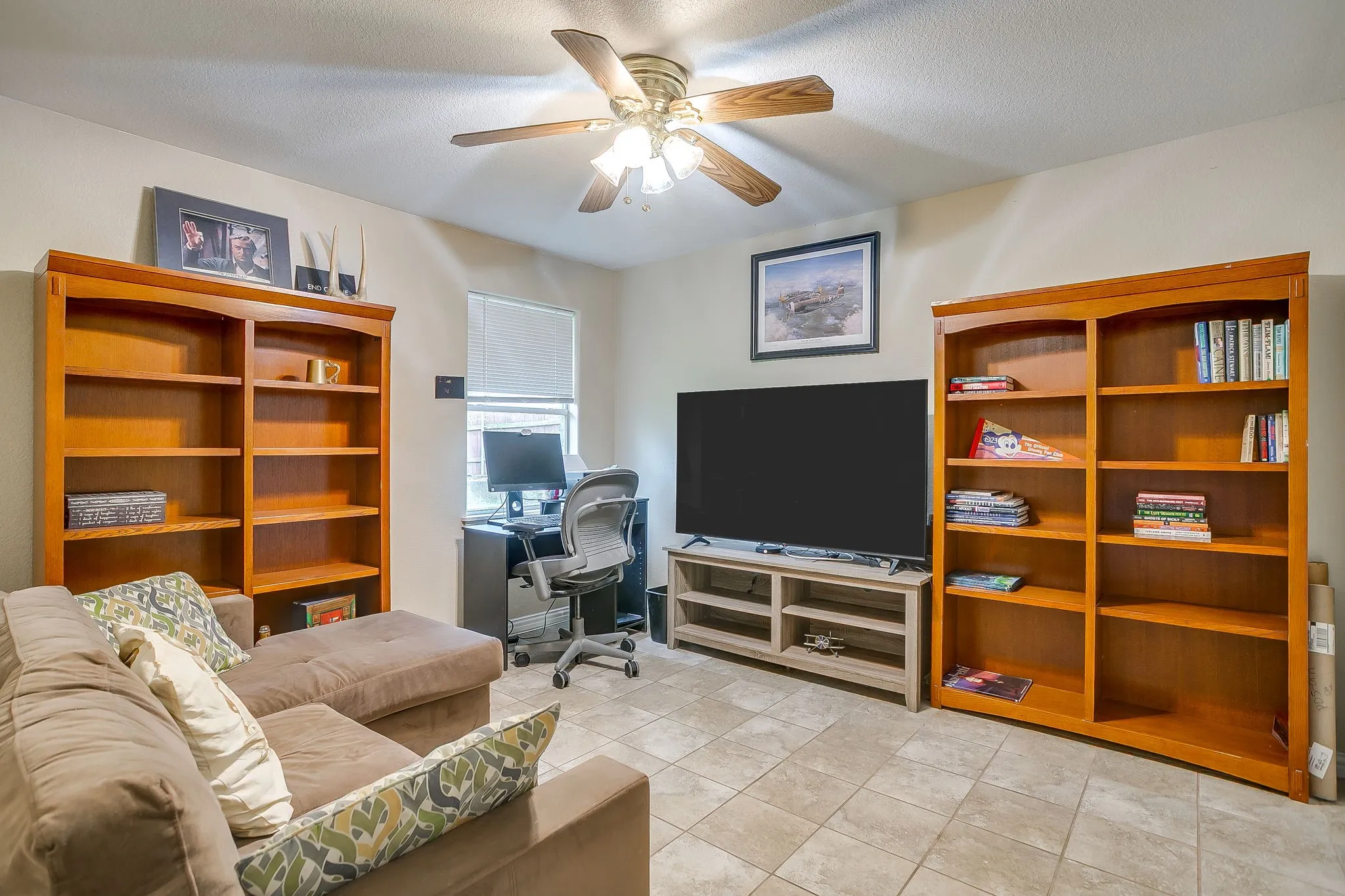 Single Family Residence For Sale in Tarrant County , 5305 Morley Avenue, Fort Worth, Texas 76133, 4 Bedroom, 3 Bathroom, 2 Garage spaces, 2,459 Sqft, built in 1957, mls#21197613, Real Estate Agent in Fort Worth, Homes For Sale in Tarrant county, Homes For Sale in Fort Worth, Realtor in Fort Worth Texas, Real Estate Brokerage Independent Realty Texas, Luminita Cordes Realtor