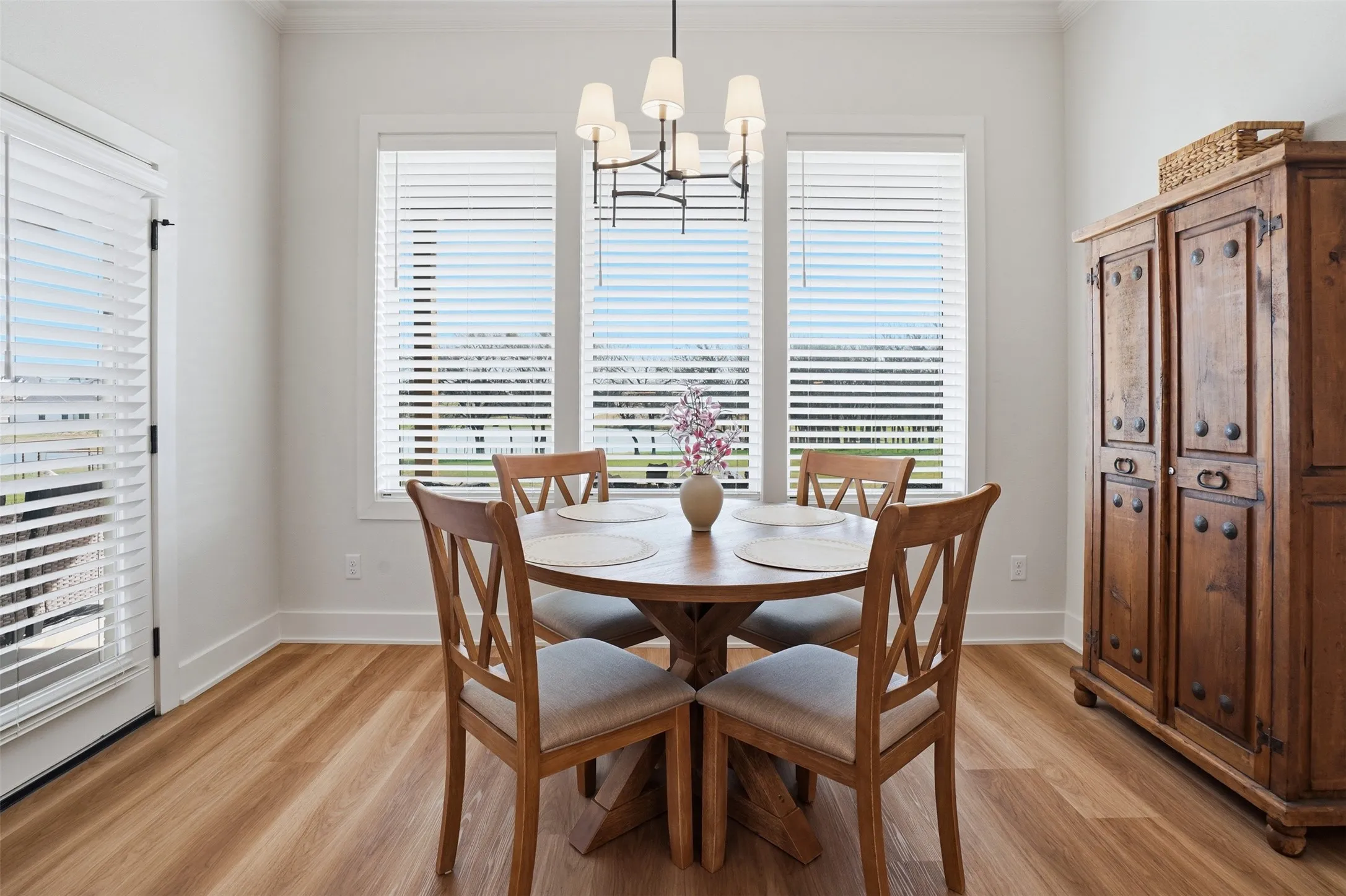 Perfect breakfast area overlooking back yard and pond. Half bath off breakfast nook.