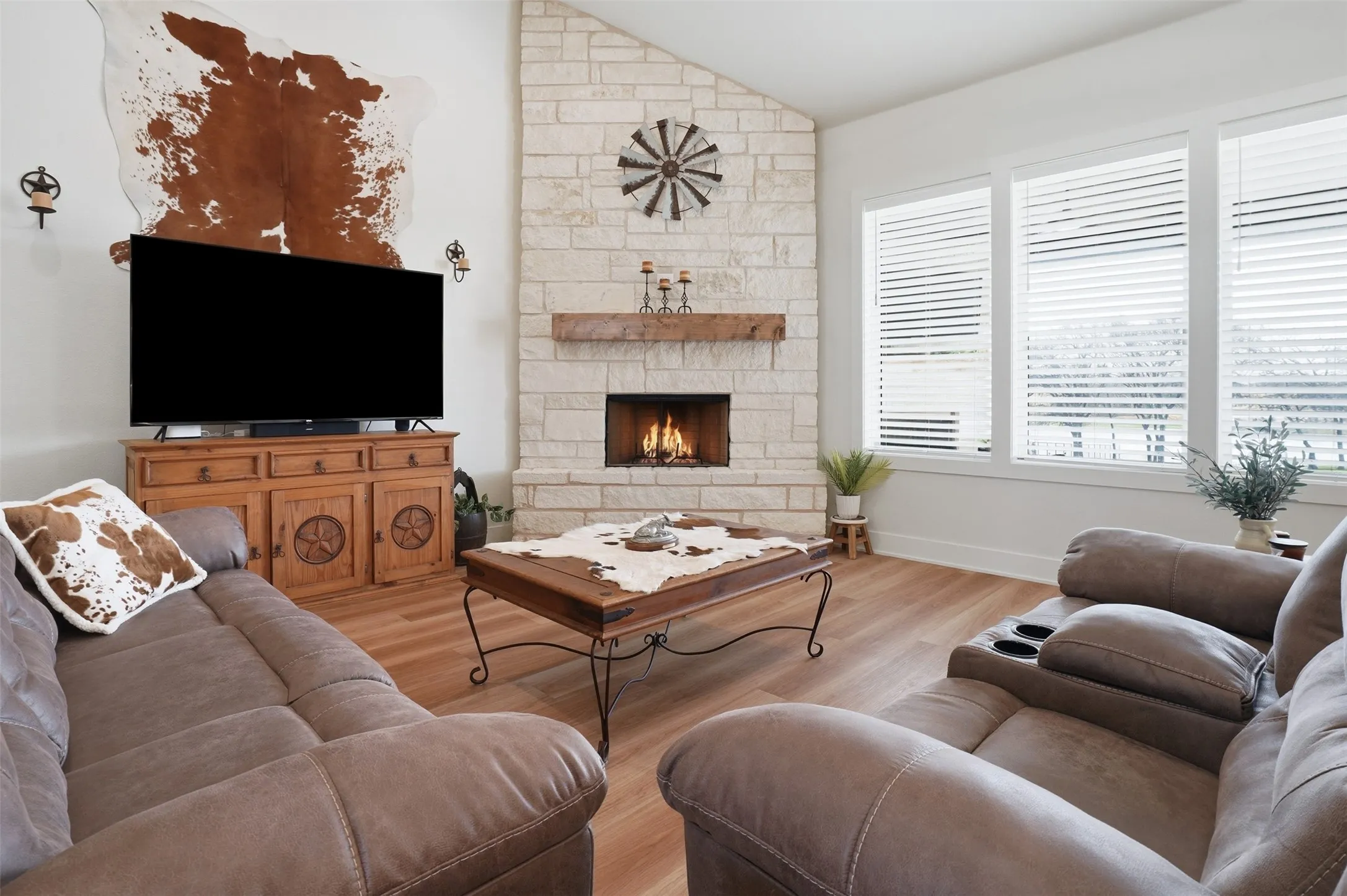 Single Family Residence For Sale in Parker County , 2036 Downslope Lane, Weatherford, Texas 76087, 4 Bedroom, 3 Bathroom, 2 Garage spaces, 2,393 Sqft, built in 2024, mls#21198508, Real Estate Agent in Weatherford, Homes For Sale in Parker county, Homes For Sale in Weatherford, Realtor in Weatherford Texas, Real Estate Brokerage Independent Realty Texas, Luminita Cordes Realtor