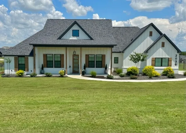 Single Family Residence For Sale in Parker County , 2036 Downslope Lane, Weatherford, Texas 76087, 4 Bedroom, 3 Bathroom, 2 Garage spaces, 2,393 Sqft, built in 2024, mls#21198508, Real Estate Agent in Weatherford, Homes For Sale in Parker county, Homes For Sale in Weatherford, Realtor in Weatherford Texas, Real Estate Brokerage Independent Realty Texas, Luminita Cordes Realtor