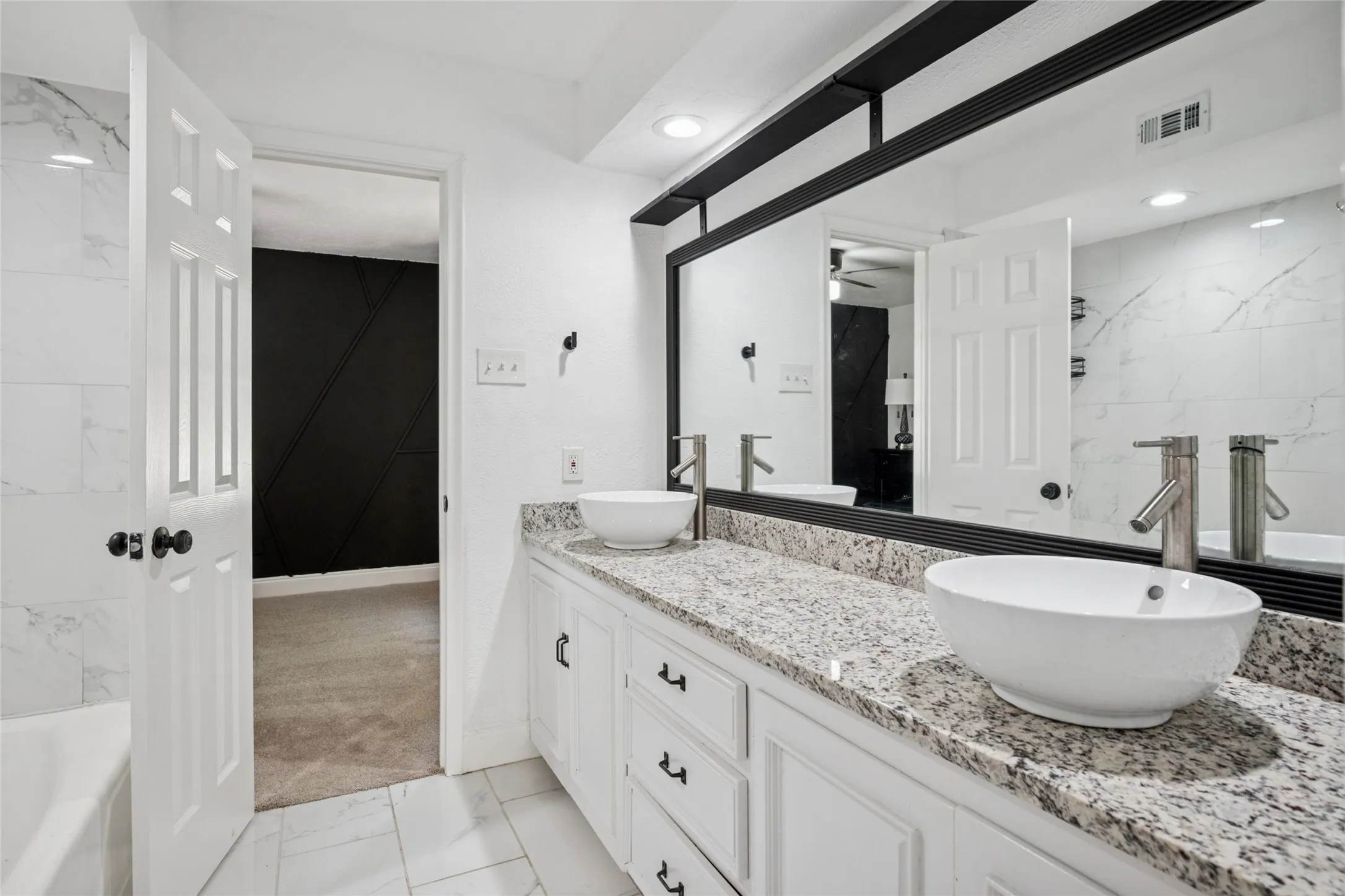 Single Family Residence For Sale in Dallas County , 912 Glen Oaks Boulevard, Dallas, Texas 75232, 3 Bedroom, 3 Bathroom, 2 Garage spaces, 2,058 Sqft, built in 1964, mls#21197996, Real Estate Agent in Dallas, Homes For Sale in Dallas county, Homes For Sale in Dallas, Realtor in Dallas Texas, Real Estate Brokerage Independent Realty Texas, Luminita Cordes Realtor