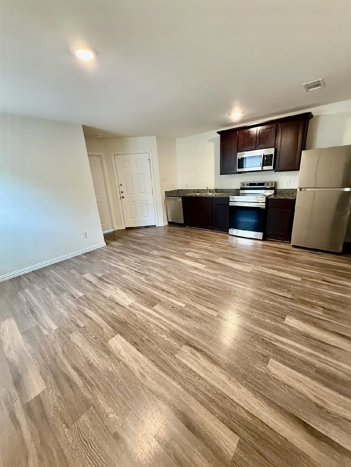 Duplex For Sale in Bell County , 812 S 22nd Street, Temple, Texas 76501, 6 Bedroom, 4 Bathroom, Garage spaces, 0 Sqft, built in 2022, Preowned, mls#21198540, Real Estate Agent in Temple, Homes For Sale in Bell county, Homes For Sale in Temple, Realtor in Temple Texas, Real Estate Brokerage Independent Realty Texas, Luminita Cordes Realtor