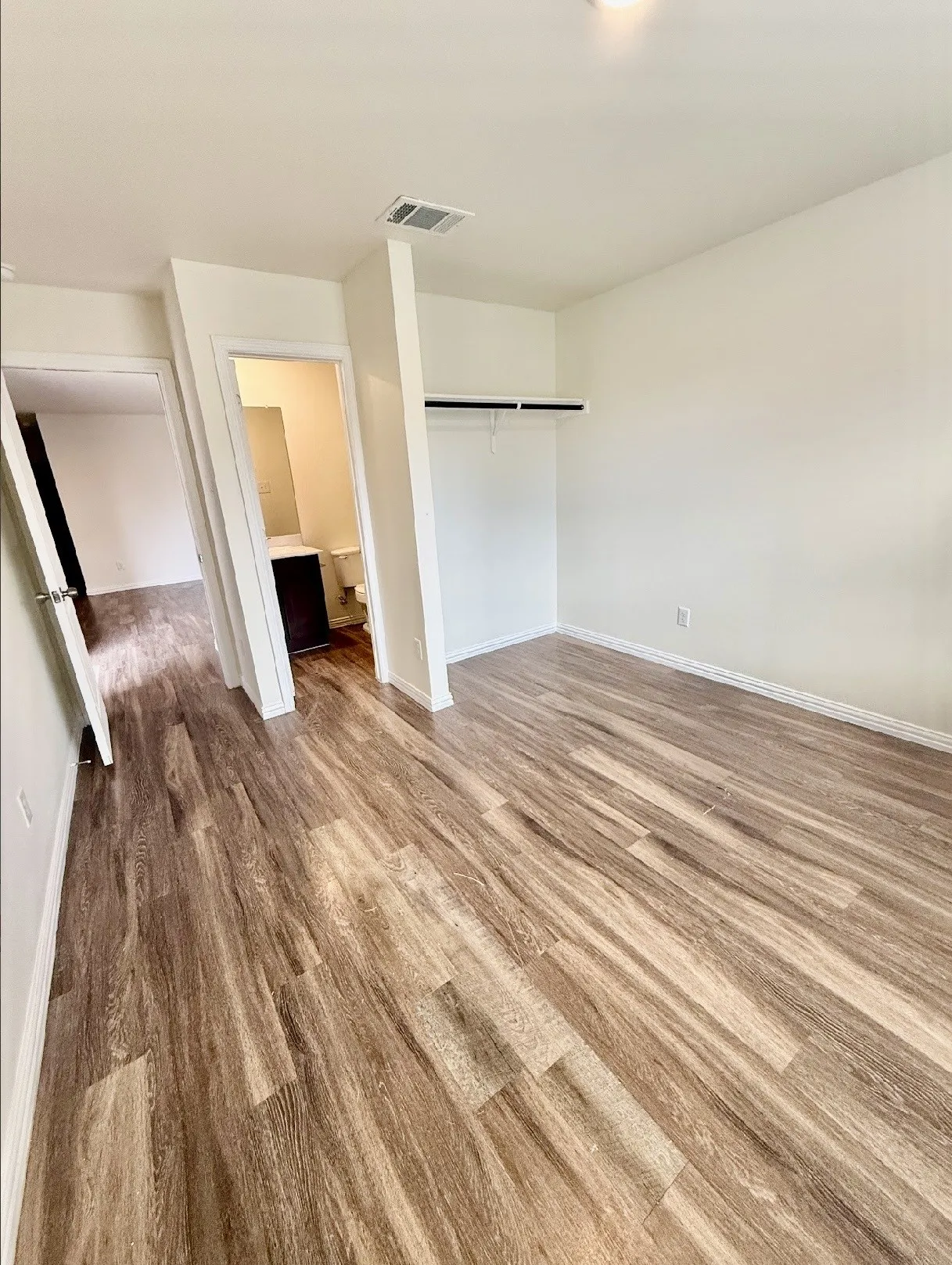 Duplex For Sale in Bell County , 812 S 22nd Street, Temple, Texas 76501, 6 Bedroom, 4 Bathroom, Garage spaces, 0 Sqft, built in 2022, Preowned, mls#21198540, Real Estate Agent in Temple, Homes For Sale in Bell county, Homes For Sale in Temple, Realtor in Temple Texas, Real Estate Brokerage Independent Realty Texas, Luminita Cordes Realtor