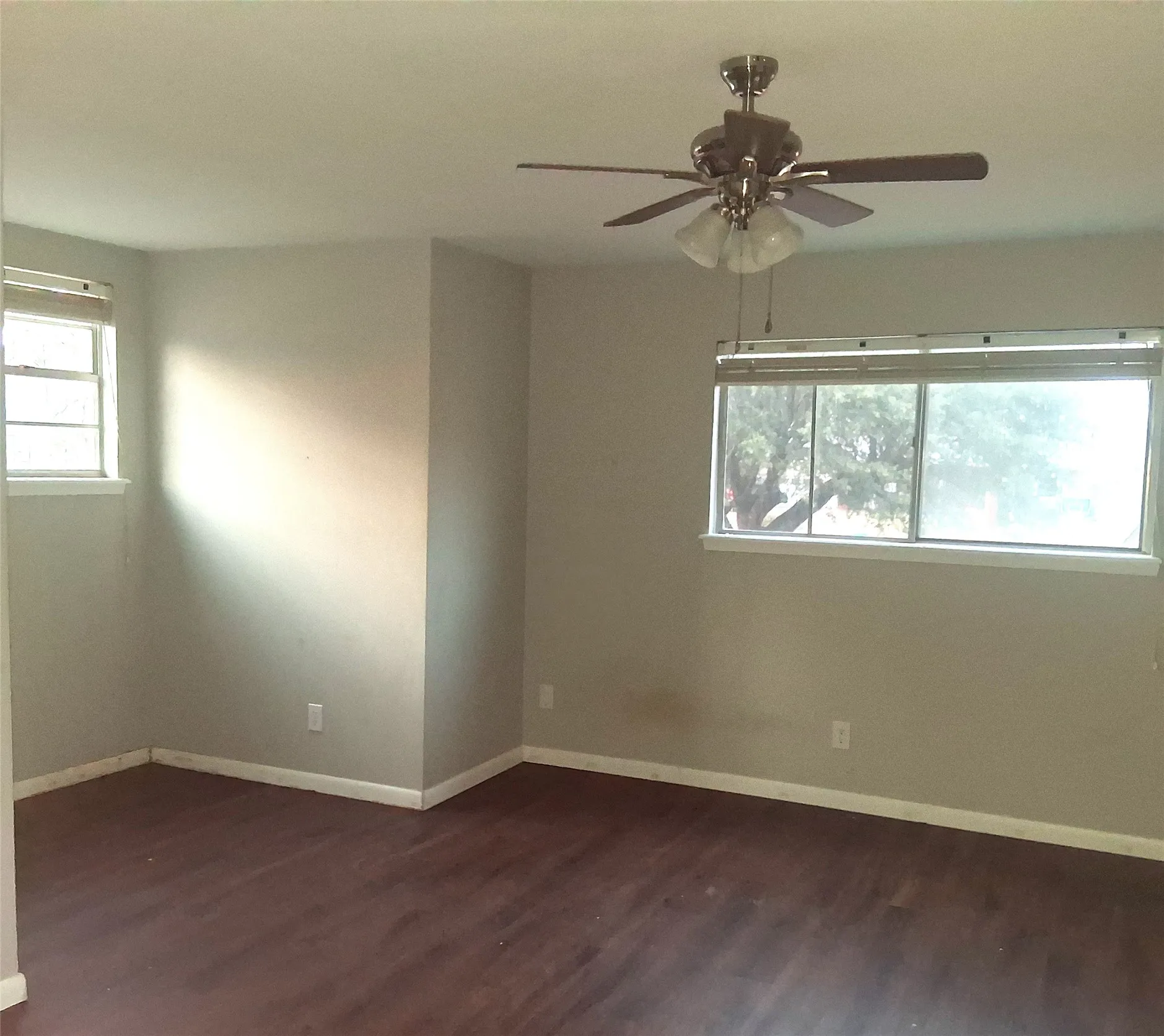Single Family Residence For Sale in Bowie County , 2 Woodcliff Drive, Texarkana, Texas 75503, 4 Bedroom, 4 Bathroom, 2 Garage spaces, 2,369 Sqft, built in 1971, Preowned, Price $194,400, mls#21195254, Real Estate Agent in Texarkana, Homes For Sale in Bowie county, Homes For Sale in Texarkana, Realtor in Texarkana Texas, Real Estate Brokerage Independent Realty Texas, Luminita Cordes Realtor