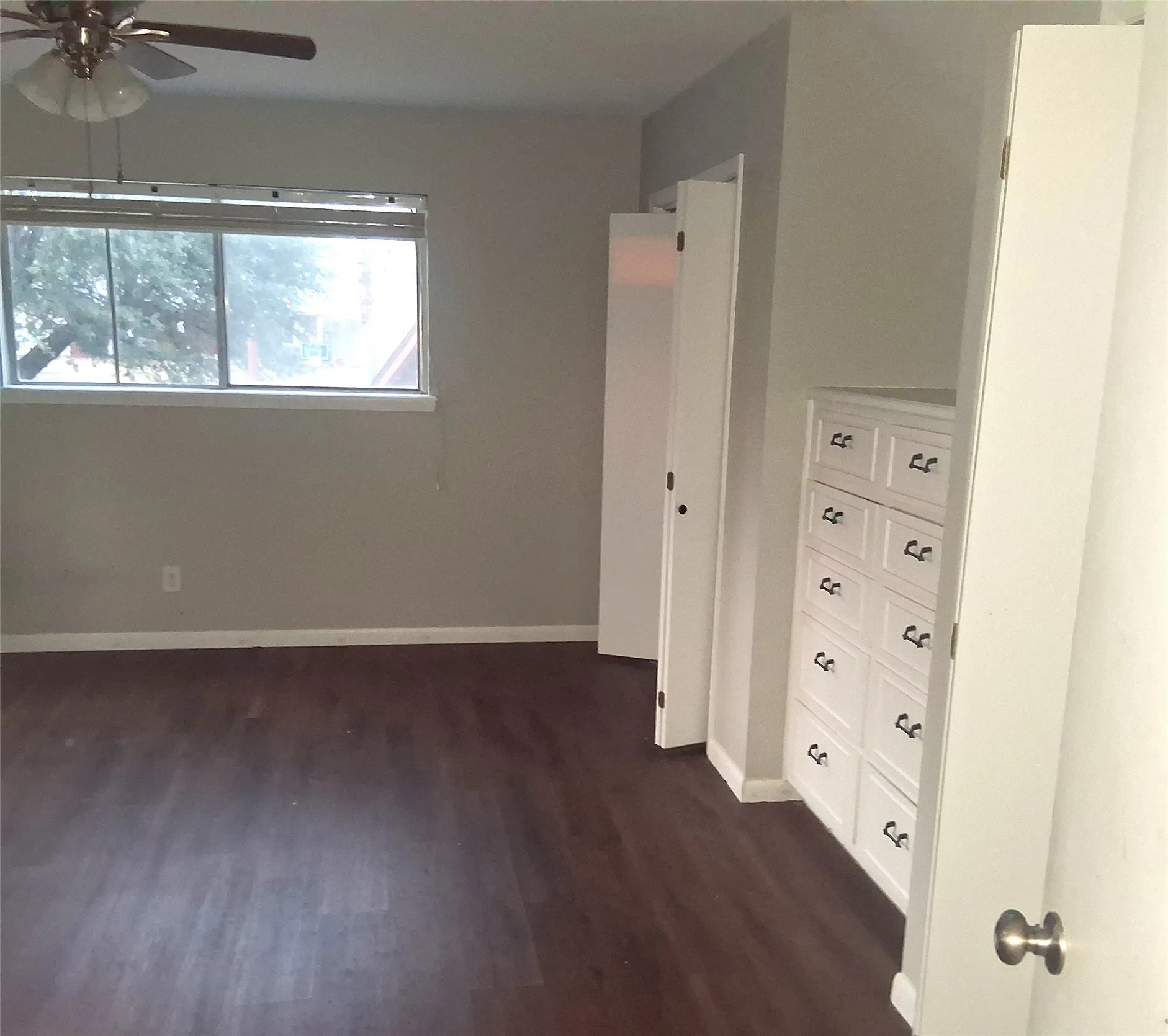 Single Family Residence For Sale in Bowie County , 2 Woodcliff Drive, Texarkana, Texas 75503, 4 Bedroom, 4 Bathroom, 2 Garage spaces, 2,369 Sqft, built in 1971, Preowned, Price $194,400, mls#21195254, Real Estate Agent in Texarkana, Homes For Sale in Bowie county, Homes For Sale in Texarkana, Realtor in Texarkana Texas, Real Estate Brokerage Independent Realty Texas, Luminita Cordes Realtor