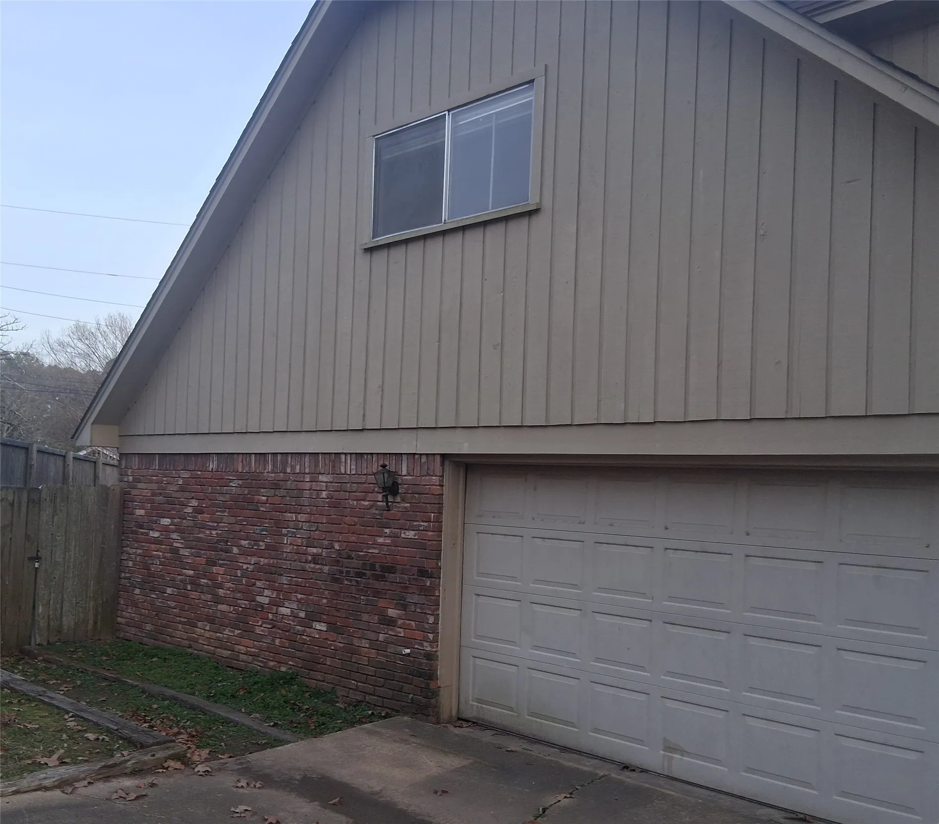 Single Family Residence For Sale in Bowie County , 2 Woodcliff Drive, Texarkana, Texas 75503, 4 Bedroom, 4 Bathroom, 2 Garage spaces, 2,369 Sqft, built in 1971, Preowned, Price $194,400, mls#21195254, Real Estate Agent in Texarkana, Homes For Sale in Bowie county, Homes For Sale in Texarkana, Realtor in Texarkana Texas, Real Estate Brokerage Independent Realty Texas, Luminita Cordes Realtor