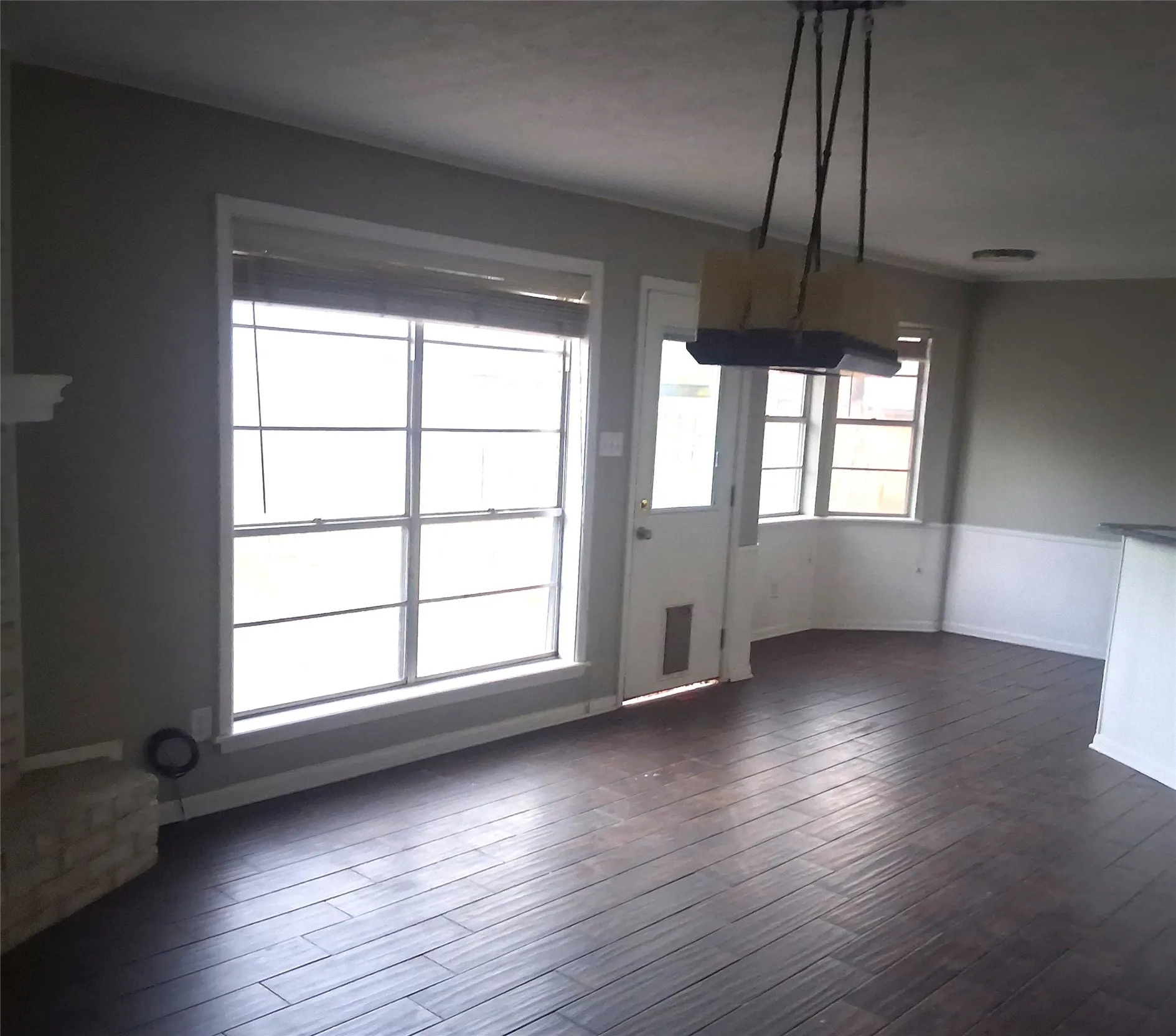 Single Family Residence For Sale in Bowie County , 2 Woodcliff Drive, Texarkana, Texas 75503, 4 Bedroom, 4 Bathroom, 2 Garage spaces, 2,369 Sqft, built in 1971, Preowned, Price $194,400, mls#21195254, Real Estate Agent in Texarkana, Homes For Sale in Bowie county, Homes For Sale in Texarkana, Realtor in Texarkana Texas, Real Estate Brokerage Independent Realty Texas, Luminita Cordes Realtor