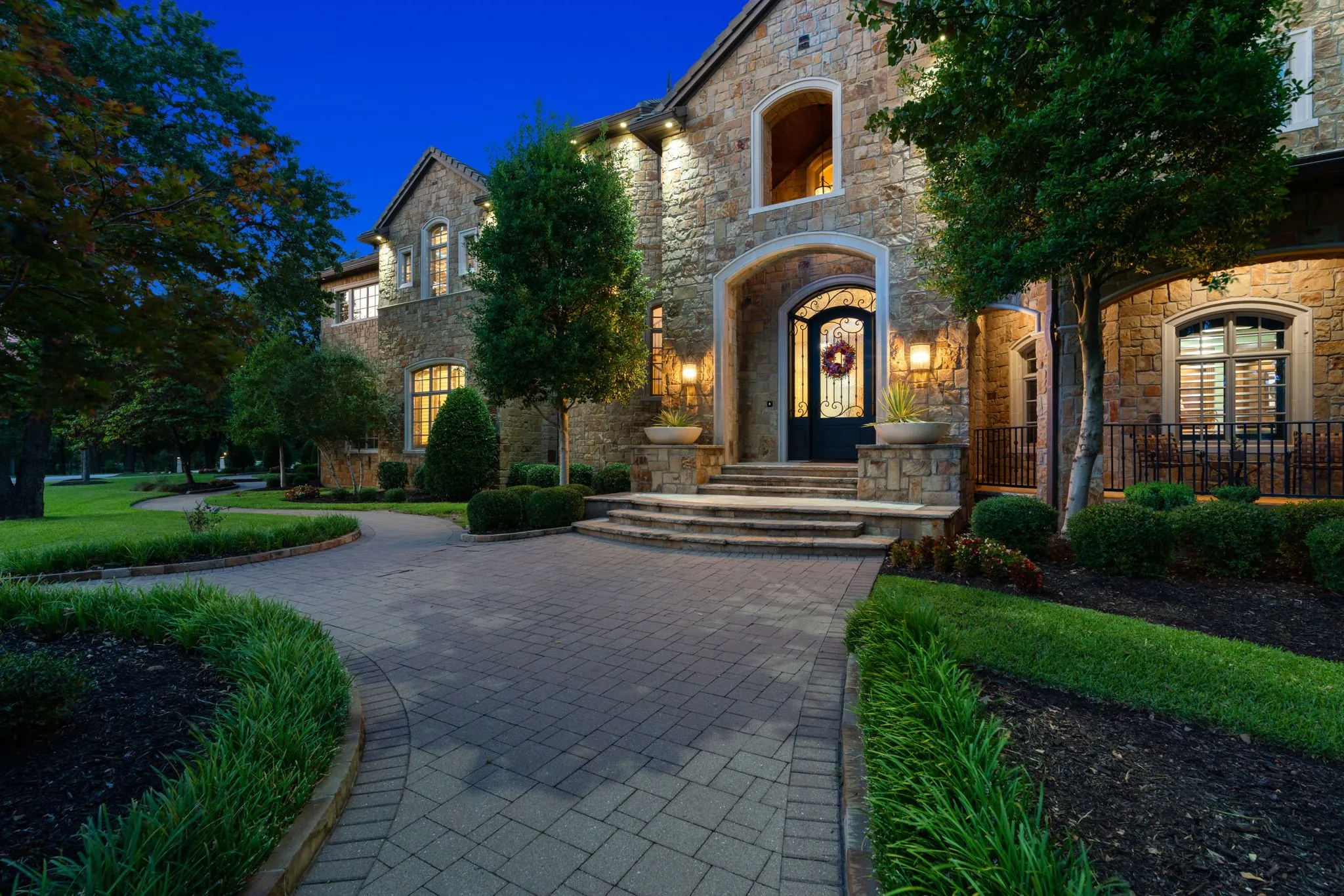 Single Family Residence For Sale in Denton County , 1908 Point De Vue Drive, Flower Mound, Texas 75022, 7 Bedrooms, 9 Bathrooms, 6 Garage spaces, 10,483 Sqft, built in 2015, Preowned, Price $5,600,000, mls#21198717, Real Estate Agent in Flower Mound, Homes For Sale in Denton county, Homes For Sale in Flower Mound, Realtor in Flower Mound Texas, Real Estate Brokerage Independent Realty Texas, Luminita Cordes Realtor