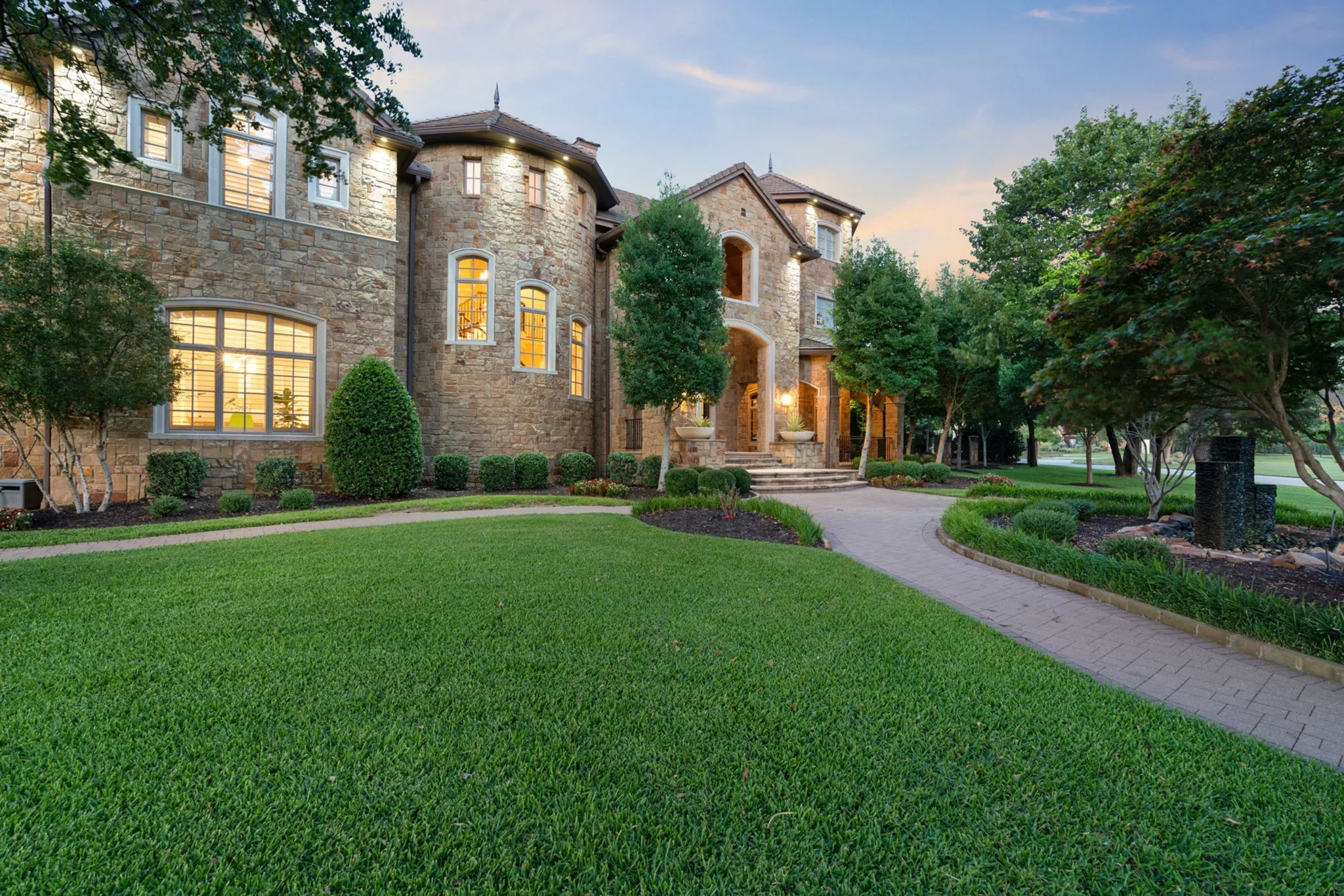 Single Family Residence For Sale in Denton County , 1908 Point De Vue Drive, Flower Mound, Texas 75022, 7 Bedrooms, 9 Bathrooms, 6 Garage spaces, 10,483 Sqft, built in 2015, Preowned, Price $5,600,000, mls#21198717, Real Estate Agent in Flower Mound, Homes For Sale in Denton county, Homes For Sale in Flower Mound, Realtor in Flower Mound Texas, Real Estate Brokerage Independent Realty Texas, Luminita Cordes Realtor