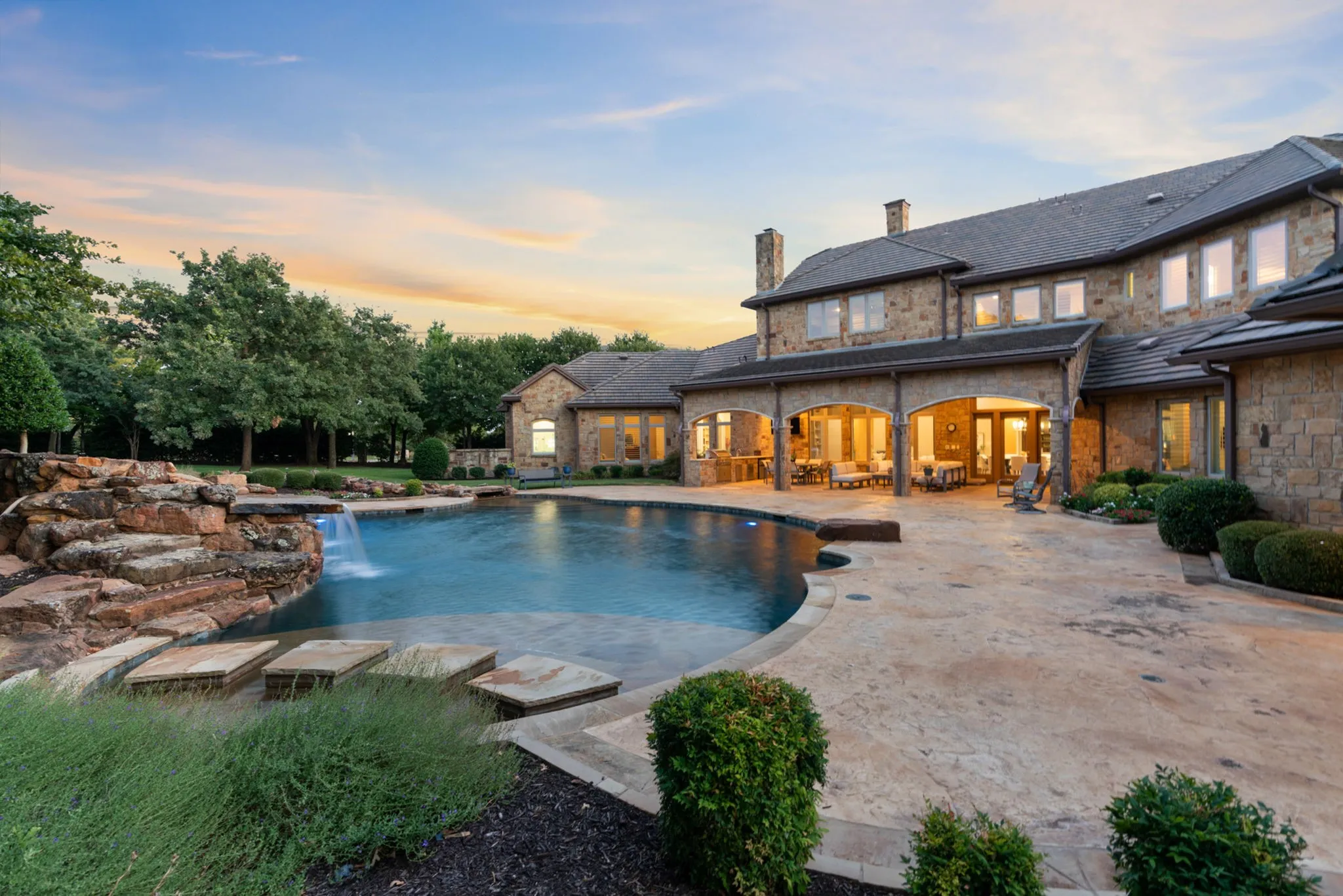Single Family Residence For Sale in Denton County , 1908 Point De Vue Drive, Flower Mound, Texas 75022, 7 Bedrooms, 9 Bathrooms, 6 Garage spaces, 10,483 Sqft, built in 2015, Preowned, Price $5,600,000, mls#21198717, Real Estate Agent in Flower Mound, Homes For Sale in Denton county, Homes For Sale in Flower Mound, Realtor in Flower Mound Texas, Real Estate Brokerage Independent Realty Texas, Luminita Cordes Realtor
