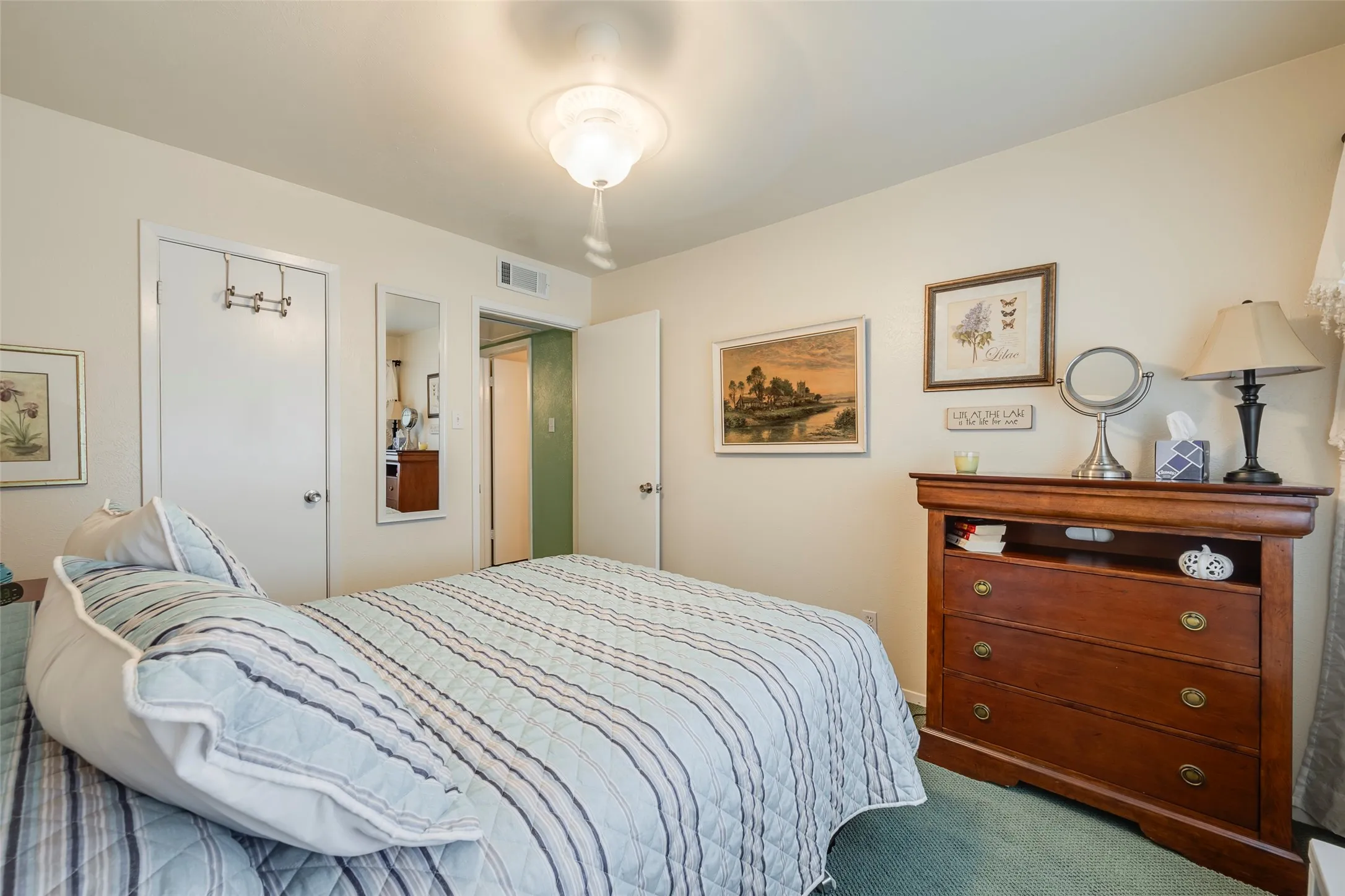 Condominium For Sale in Hood County , 5200 Country Club Drive, De Cordova, Texas 76049, 2 Bedroom, 2 Bathroom, 1 Garage spaces, 903 Sqft, built in 1973, Preowned, mls#21198750, Real Estate Agent in De Cordova, Homes For Sale in Hood county, Homes For Sale in De Cordova, Realtor in De Cordova Texas, Real Estate Brokerage Independent Realty Texas, Luminita Cordes Realtor
