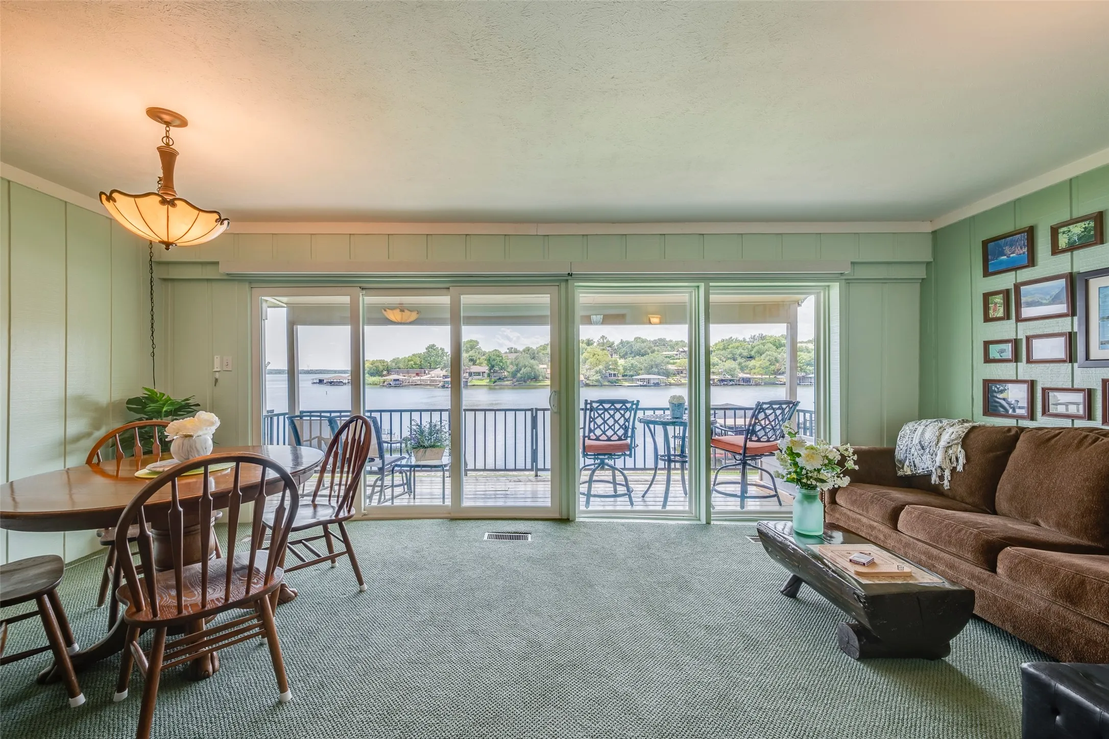Condominium For Sale in Hood County , 5200 Country Club Drive, De Cordova, Texas 76049, 2 Bedroom, 2 Bathroom, 1 Garage spaces, 903 Sqft, built in 1973, Preowned, mls#21198750, Real Estate Agent in De Cordova, Homes For Sale in Hood county, Homes For Sale in De Cordova, Realtor in De Cordova Texas, Real Estate Brokerage Independent Realty Texas, Luminita Cordes Realtor