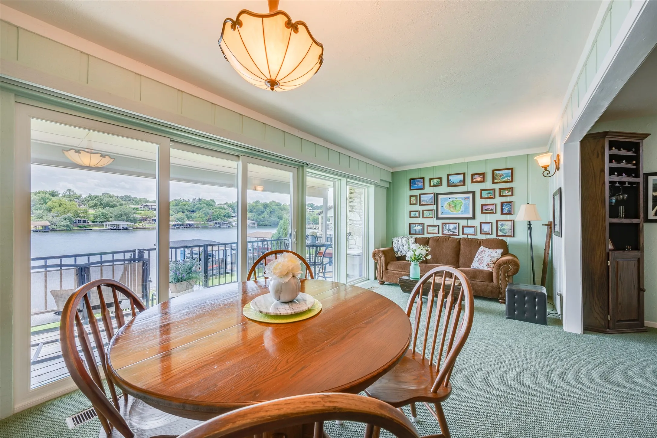 Condominium For Sale in Hood County , 5200 Country Club Drive, De Cordova, Texas 76049, 2 Bedroom, 2 Bathroom, 1 Garage spaces, 903 Sqft, built in 1973, Preowned, mls#21198750, Real Estate Agent in De Cordova, Homes For Sale in Hood county, Homes For Sale in De Cordova, Realtor in De Cordova Texas, Real Estate Brokerage Independent Realty Texas, Luminita Cordes Realtor