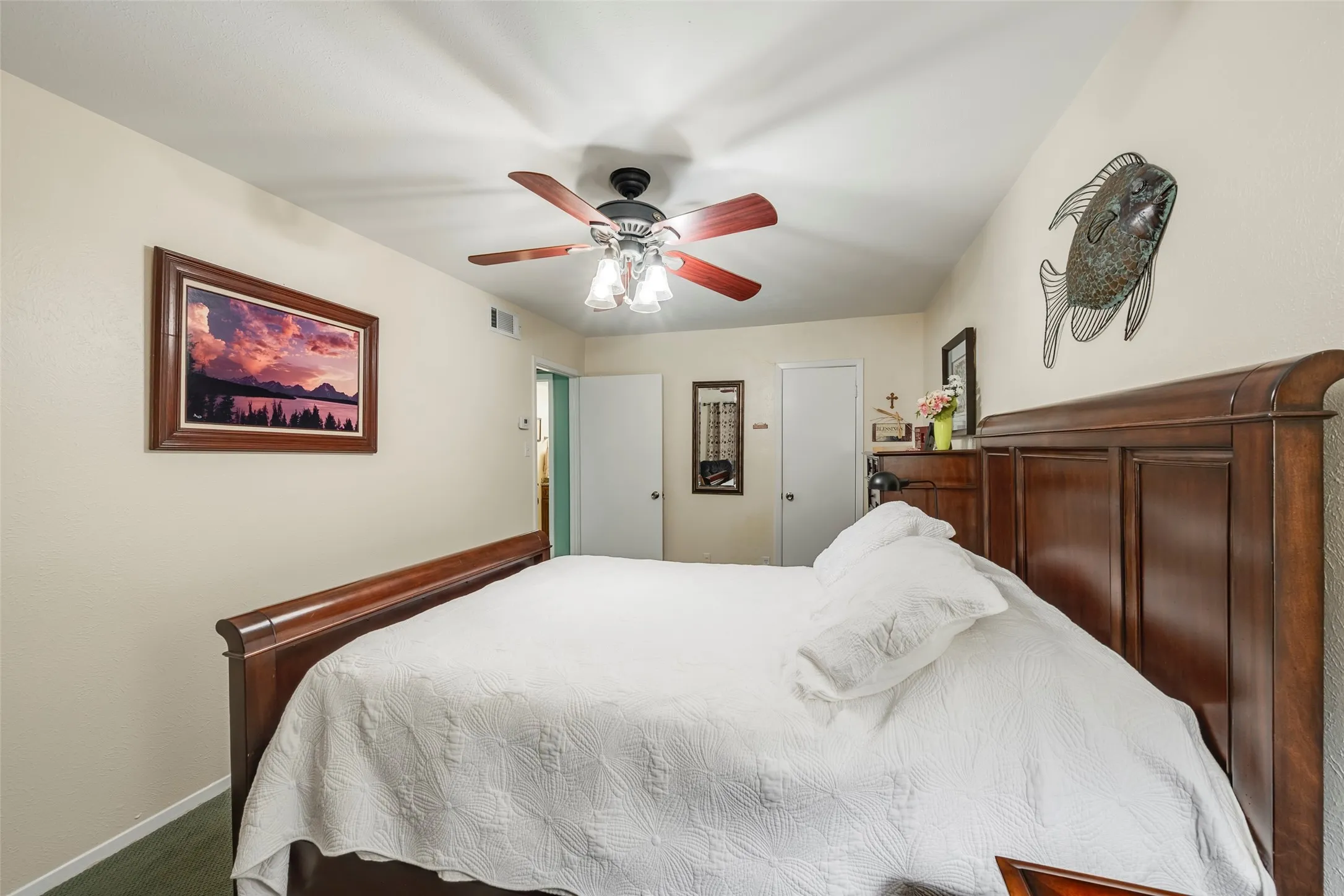 Condominium For Sale in Hood County , 5200 Country Club Drive, De Cordova, Texas 76049, 2 Bedroom, 2 Bathroom, 1 Garage spaces, 903 Sqft, built in 1973, Preowned, mls#21198750, Real Estate Agent in De Cordova, Homes For Sale in Hood county, Homes For Sale in De Cordova, Realtor in De Cordova Texas, Real Estate Brokerage Independent Realty Texas, Luminita Cordes Realtor