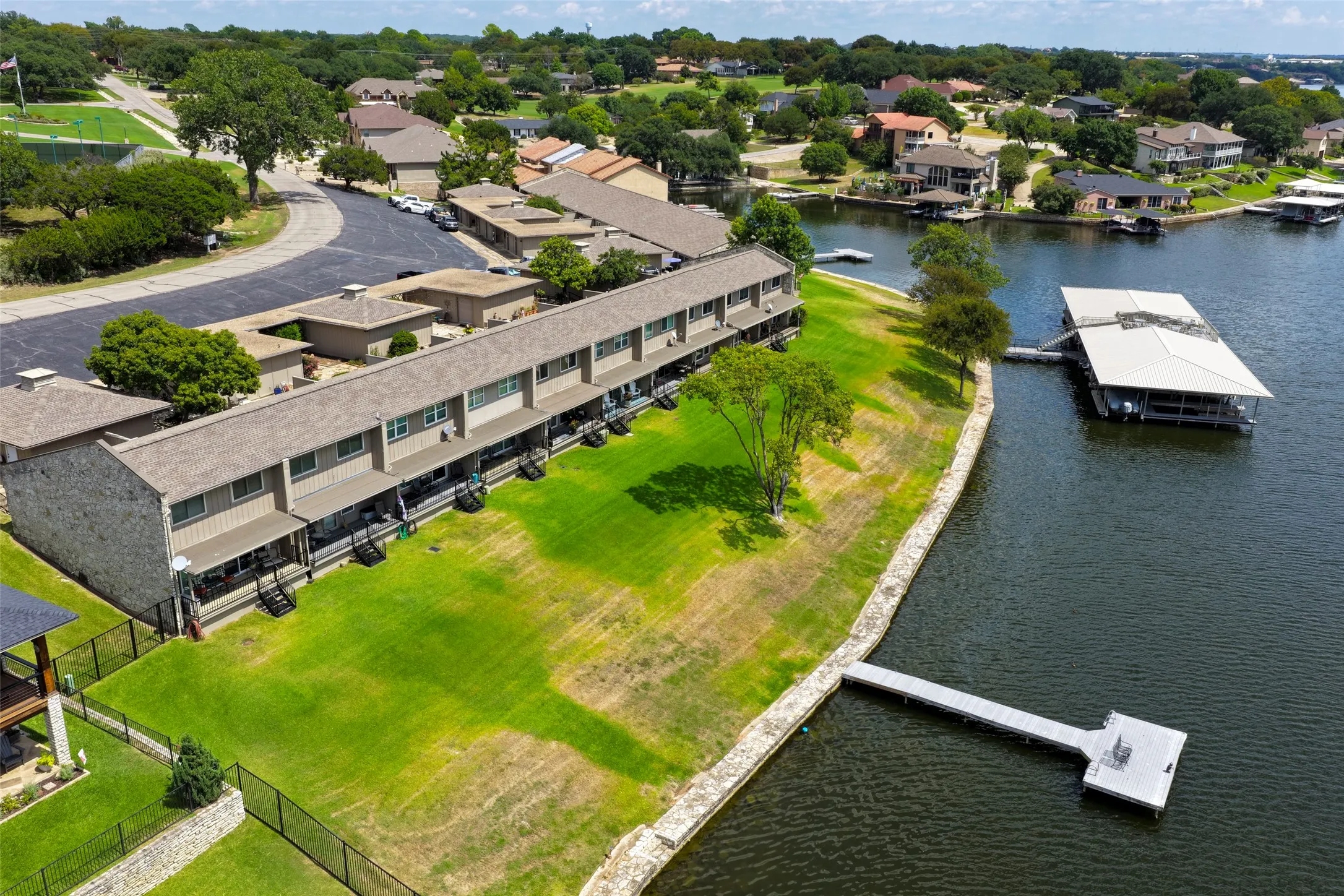 Condominium For Sale in Hood County , 5200 Country Club Drive, De Cordova, Texas 76049, 2 Bedroom, 2 Bathroom, 1 Garage spaces, 903 Sqft, built in 1973, Preowned, mls#21198750, Real Estate Agent in De Cordova, Homes For Sale in Hood county, Homes For Sale in De Cordova, Realtor in De Cordova Texas, Real Estate Brokerage Independent Realty Texas, Luminita Cordes Realtor