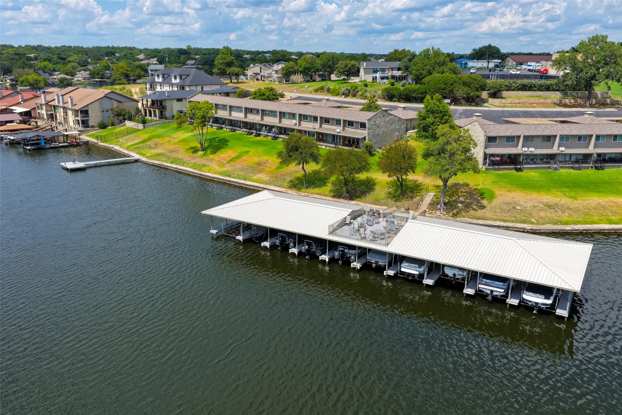 Condominium For Sale in Hood County , 5200 Country Club Drive, De Cordova, Texas 76049, 2 Bedroom, 2 Bathroom, 1 Garage spaces, 903 Sqft, built in 1973, Preowned, mls#21198750, Real Estate Agent in De Cordova, Homes For Sale in Hood county, Homes For Sale in De Cordova, Realtor in De Cordova Texas, Real Estate Brokerage Independent Realty Texas, Luminita Cordes Realtor