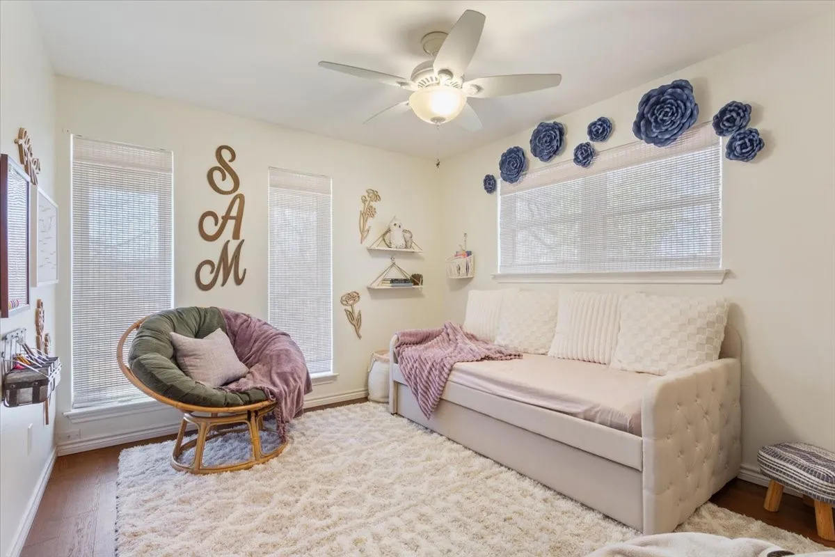 Single Family Residence For Sale in Mc Lennan County , 1033 Wedgewood Drive, Woodway, Texas 76712, 3 Bedroom, 3 Bathroom, 2 Garage spaces, 2,035 Sqft, built in 1977, Preowned, mls#21196470, Real Estate Agent in Woodway, Homes For Sale in Mc Lennan county, Homes For Sale in Woodway, Realtor in Woodway Texas, Real Estate Brokerage Independent Realty Texas, Luminita Cordes Realtor