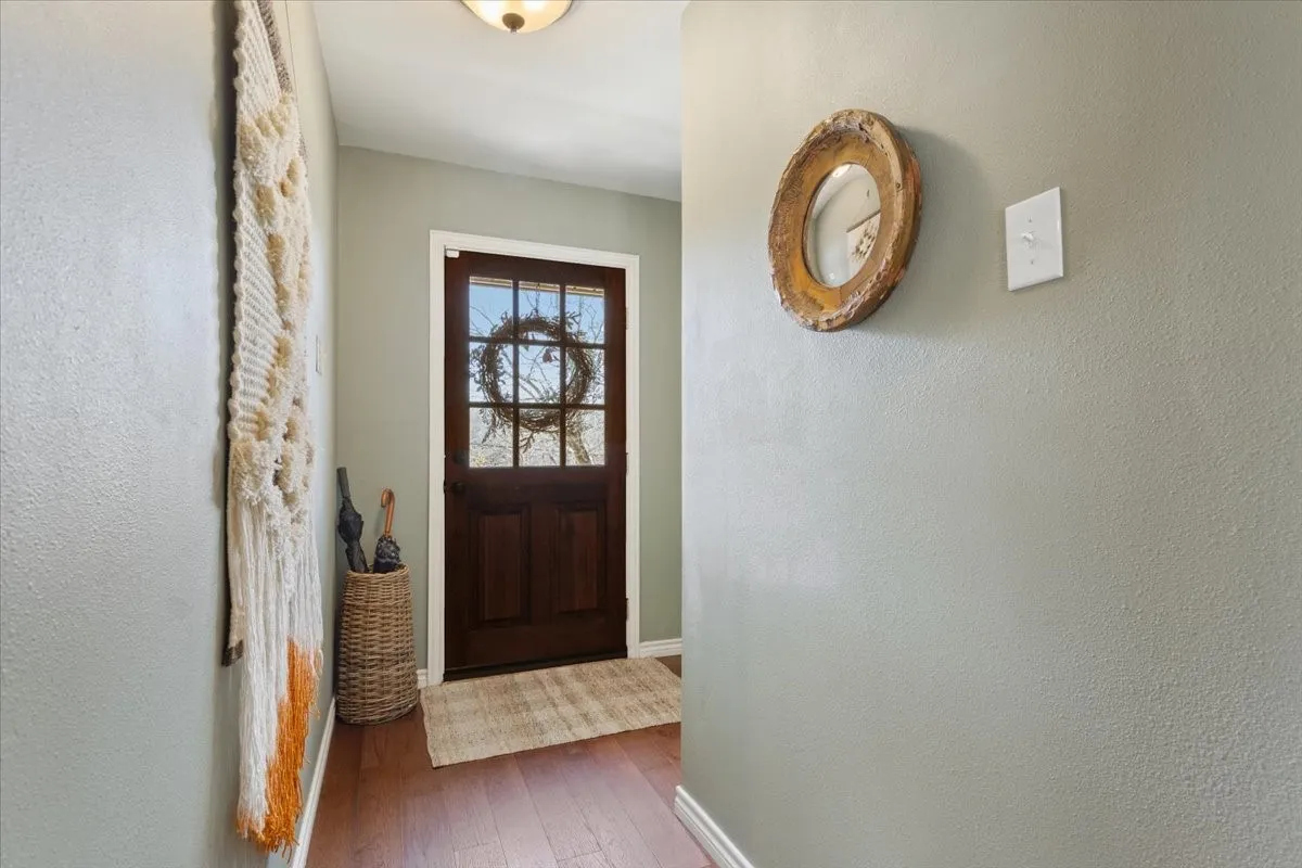 Single Family Residence For Sale in Mc Lennan County , 1033 Wedgewood Drive, Woodway, Texas 76712, 3 Bedroom, 3 Bathroom, 2 Garage spaces, 2,035 Sqft, built in 1977, Preowned, mls#21196470, Real Estate Agent in Woodway, Homes For Sale in Mc Lennan county, Homes For Sale in Woodway, Realtor in Woodway Texas, Real Estate Brokerage Independent Realty Texas, Luminita Cordes Realtor