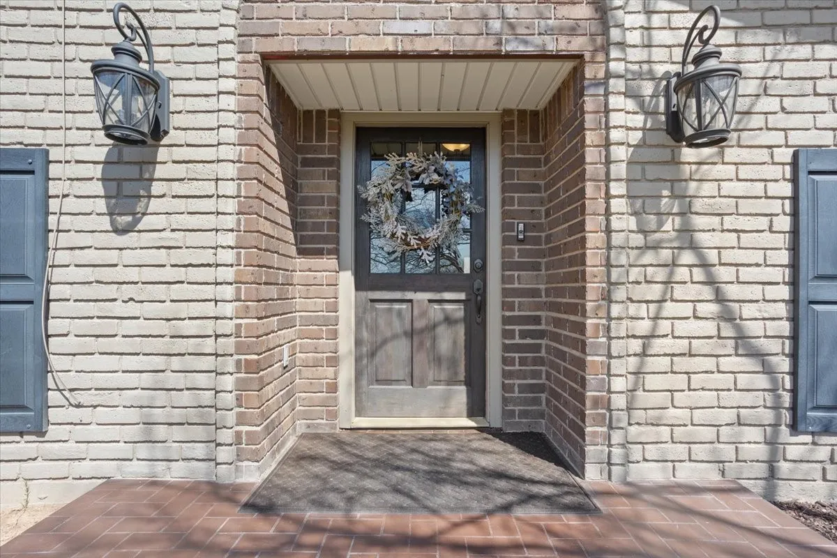 Single Family Residence For Sale in Mc Lennan County , 1033 Wedgewood Drive, Woodway, Texas 76712, 3 Bedroom, 3 Bathroom, 2 Garage spaces, 2,035 Sqft, built in 1977, Preowned, mls#21196470, Real Estate Agent in Woodway, Homes For Sale in Mc Lennan county, Homes For Sale in Woodway, Realtor in Woodway Texas, Real Estate Brokerage Independent Realty Texas, Luminita Cordes Realtor