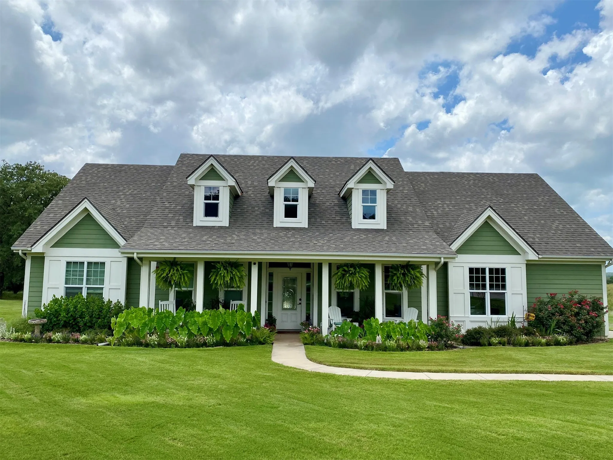 Welcome Home to 223 Miller Creek Lake Rd. In Paradise,TX
