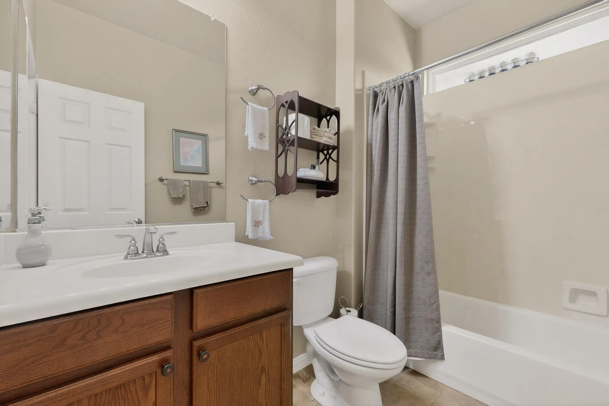 Single Family Residence For Sale in Denton County , 11005 La Jolla Way, Denton, Texas 76207, 2 Bedroom, 3 Bathroom, 3 Garage spaces, 2,228 Sqft, built in 2008, Preowned, mls#21196970, Real Estate Agent in Denton, Homes For Sale in Denton county, Homes For Sale in Denton, Realtor in Denton Texas, Real Estate Brokerage Independent Realty Texas, Luminita Cordes Realtor