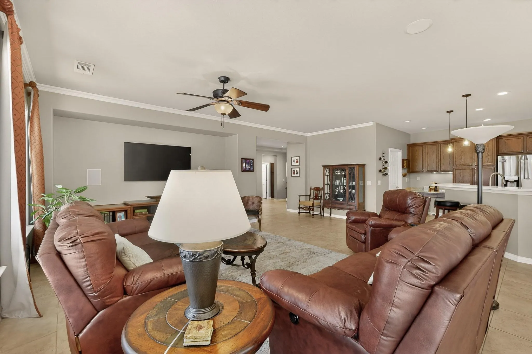 Single Family Residence For Sale in Denton County , 11005 La Jolla Way, Denton, Texas 76207, 2 Bedroom, 3 Bathroom, 3 Garage spaces, 2,228 Sqft, built in 2008, Preowned, mls#21196970, Real Estate Agent in Denton, Homes For Sale in Denton county, Homes For Sale in Denton, Realtor in Denton Texas, Real Estate Brokerage Independent Realty Texas, Luminita Cordes Realtor