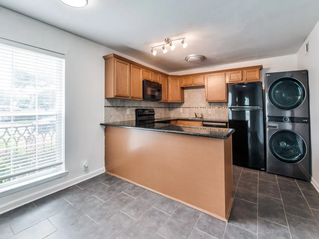 Condominium For Sale in Dallas County , 5234 Fleetwood Oaks Avenue 120, Dallas, Texas 75235, 1 Bedroom, 1 Bathroom, Garage spaces, 710 Sqft, built in 1963, Preowned, Price $129,000, mls#21198037, Real Estate Agent in Dallas, Homes For Sale in Dallas county, Homes For Sale in Dallas, Realtor in Dallas Texas, Real Estate Brokerage Independent Realty Texas, Luminita Cordes Realtor