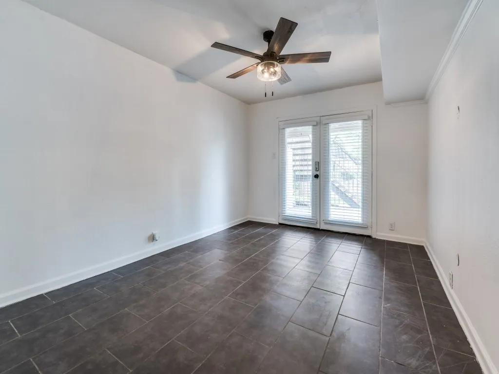 Condominium For Sale in Dallas County , 5234 Fleetwood Oaks Avenue 120, Dallas, Texas 75235, 1 Bedroom, 1 Bathroom, Garage spaces, 710 Sqft, built in 1963, Preowned, Price $129,000, mls#21198037, Real Estate Agent in Dallas, Homes For Sale in Dallas county, Homes For Sale in Dallas, Realtor in Dallas Texas, Real Estate Brokerage Independent Realty Texas, Luminita Cordes Realtor