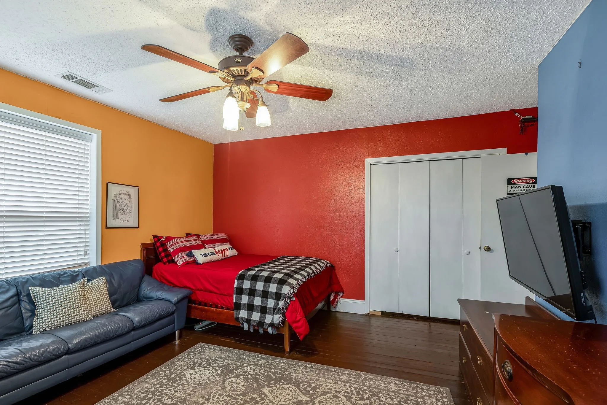 Single Family Residence For Sale in Rockwall County , 917 Wood Street, Royse City, Texas 75189, 4 Bedroom, 2 Bathroom, Garage spaces, 2,916 Sqft, built in 1905, mls#21198291, Real Estate Agent in Royse City, Homes For Sale in Rockwall county, Homes For Sale in Royse City, Realtor in Royse City Texas, Real Estate Brokerage Independent Realty Texas, Luminita Cordes Realtor
