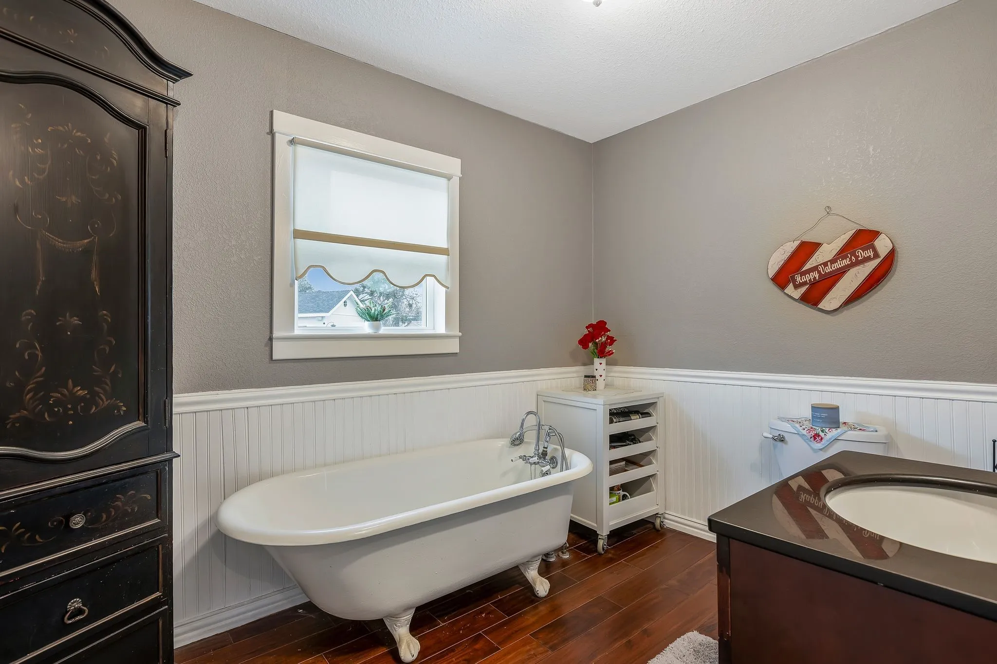 Downstairs bath with clawfoot tub