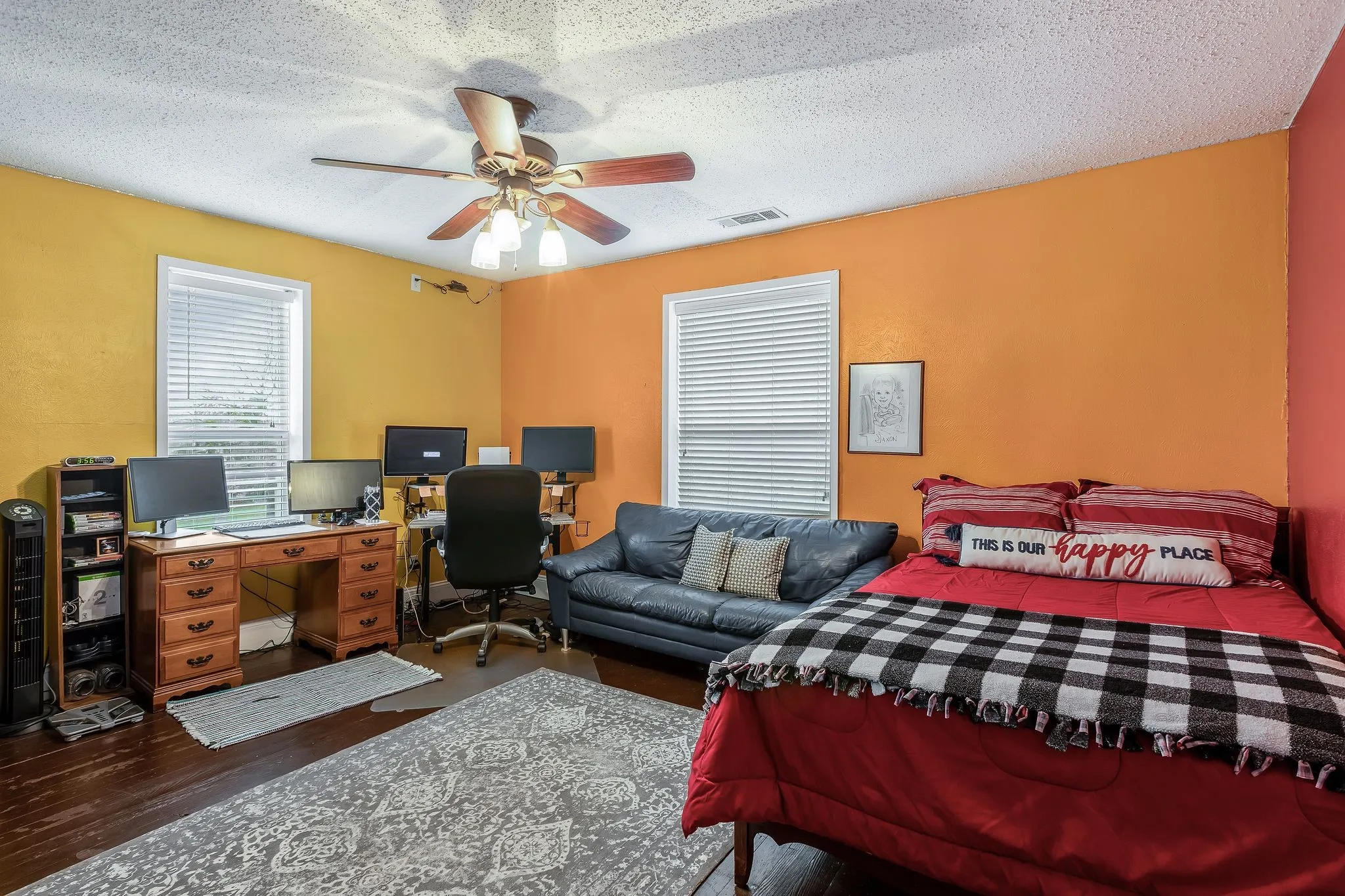 Single Family Residence For Sale in Rockwall County , 917 Wood Street, Royse City, Texas 75189, 4 Bedroom, 2 Bathroom, Garage spaces, 2,916 Sqft, built in 1905, mls#21198291, Real Estate Agent in Royse City, Homes For Sale in Rockwall county, Homes For Sale in Royse City, Realtor in Royse City Texas, Real Estate Brokerage Independent Realty Texas, Luminita Cordes Realtor