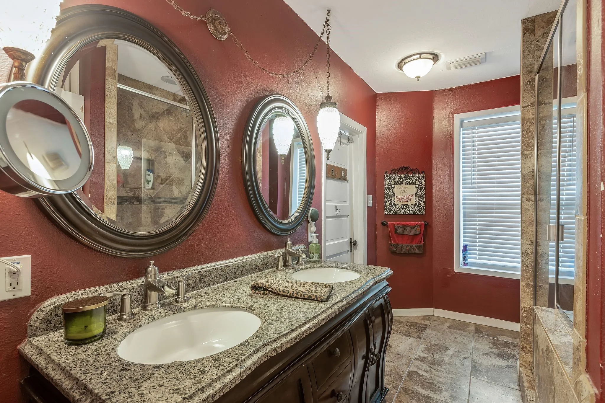 Single Family Residence For Sale in Rockwall County , 917 Wood Street, Royse City, Texas 75189, 4 Bedroom, 2 Bathroom, Garage spaces, 2,916 Sqft, built in 1905, mls#21198291, Real Estate Agent in Royse City, Homes For Sale in Rockwall county, Homes For Sale in Royse City, Realtor in Royse City Texas, Real Estate Brokerage Independent Realty Texas, Luminita Cordes Realtor