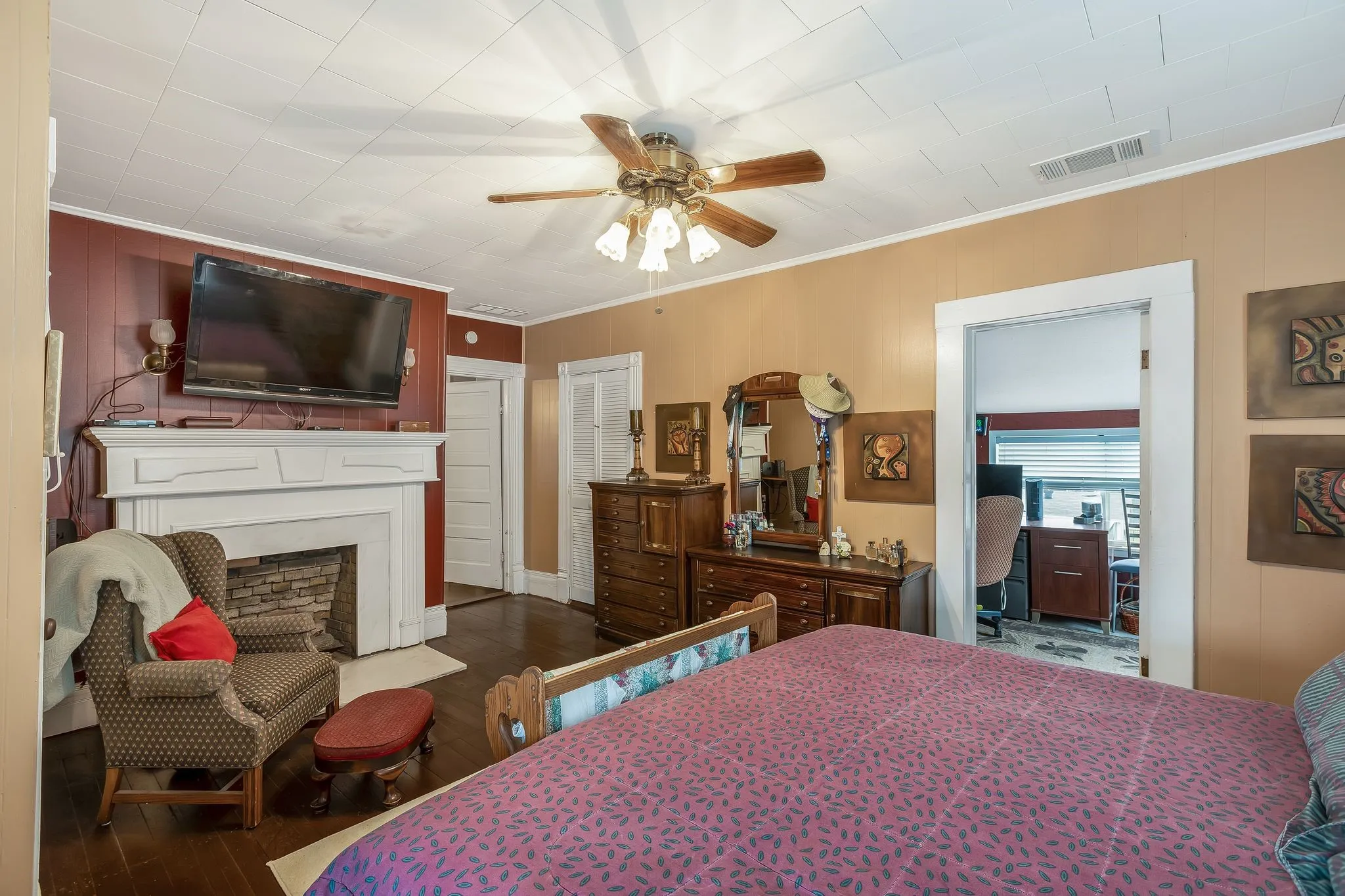 Single Family Residence For Sale in Rockwall County , 917 Wood Street, Royse City, Texas 75189, 4 Bedroom, 2 Bathroom, Garage spaces, 2,916 Sqft, built in 1905, mls#21198291, Real Estate Agent in Royse City, Homes For Sale in Rockwall county, Homes For Sale in Royse City, Realtor in Royse City Texas, Real Estate Brokerage Independent Realty Texas, Luminita Cordes Realtor